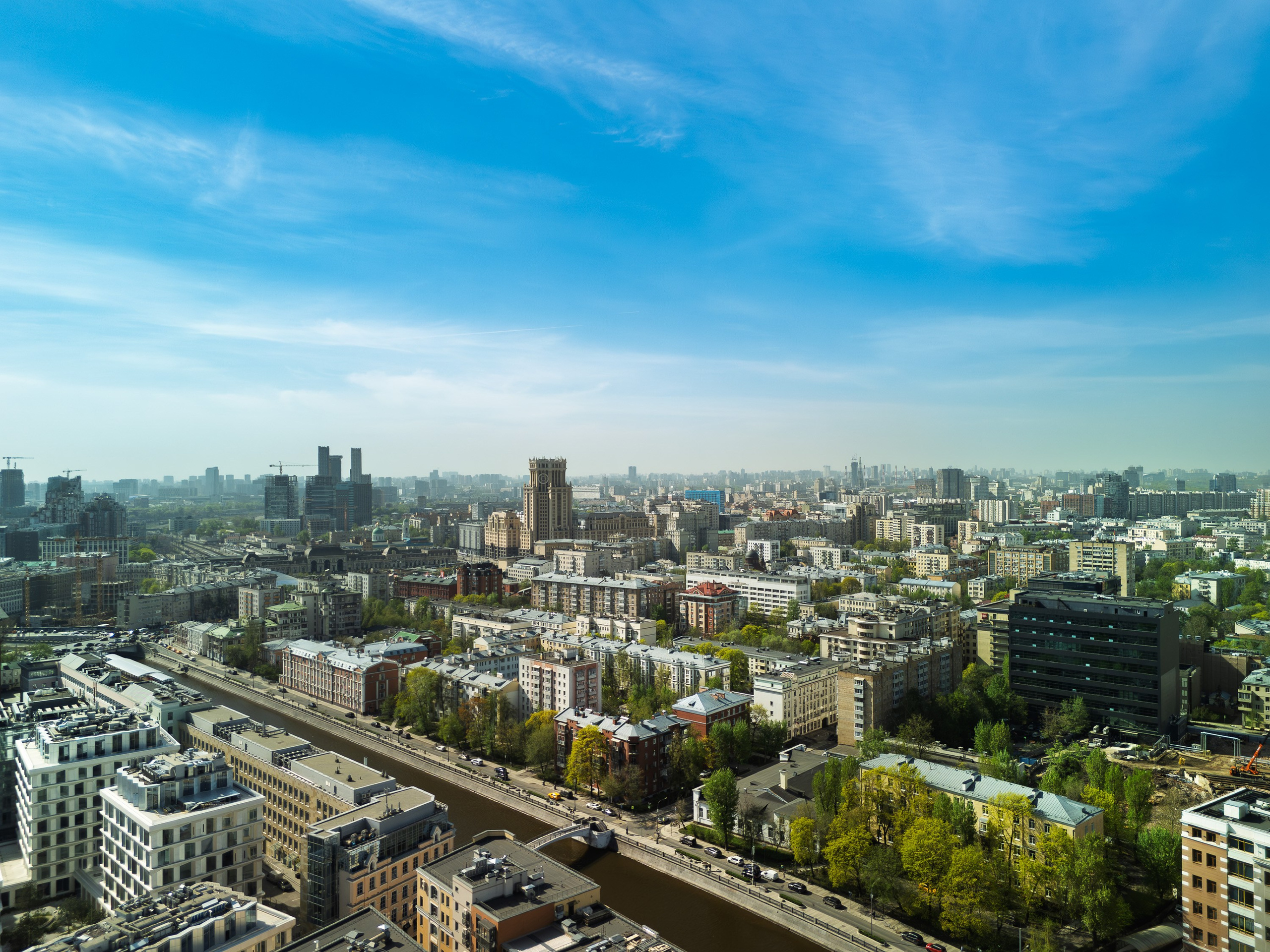 Архитектура и недвижимость. Ход строительства. Съемка с дрона. Профессиональное решение для частных лиц и бизнеса