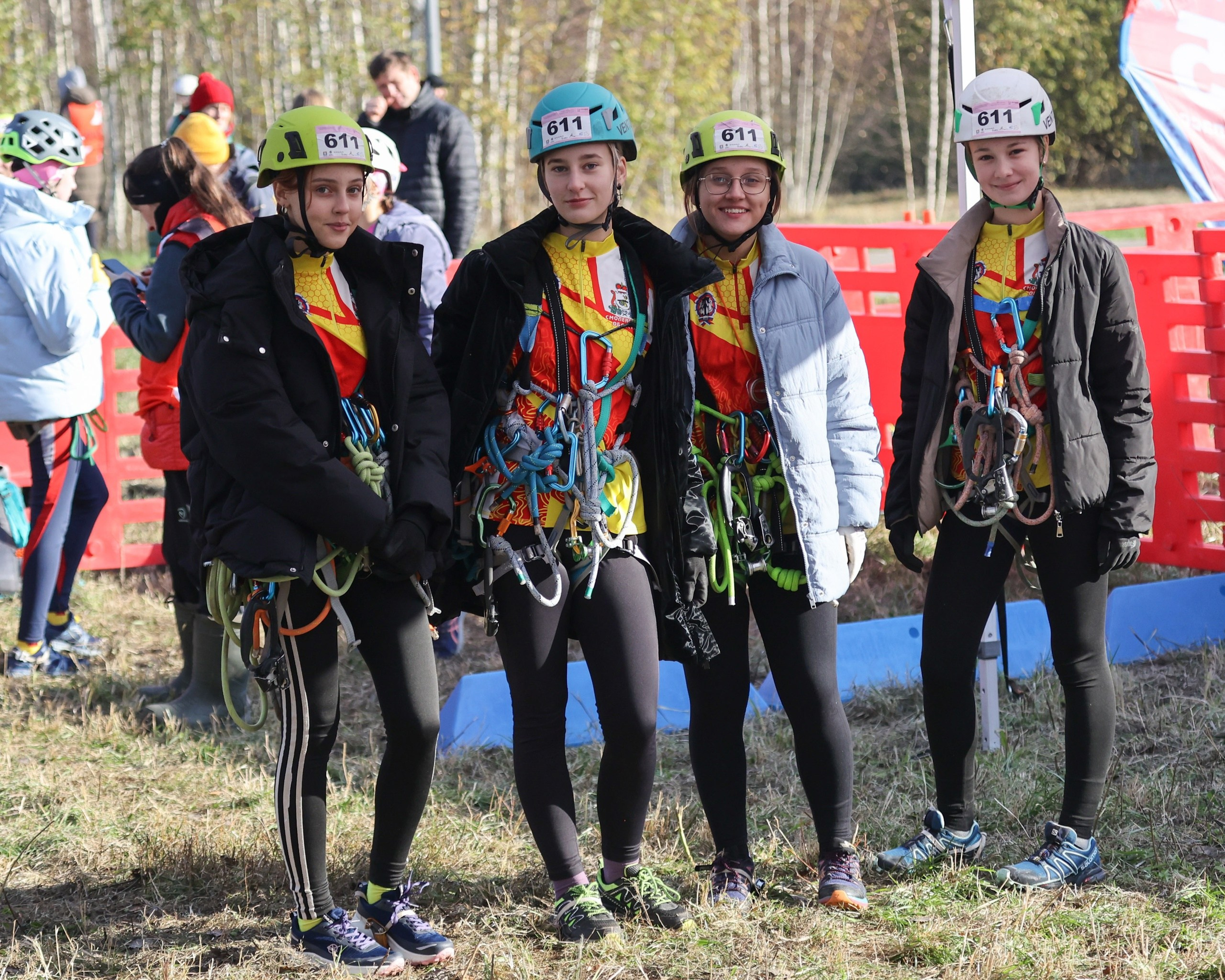 Гонки Четырех — Races Of Four. Выпускные альбомы и школьный фотограф в Подольске, Троицке, Щербинке, Москве и Московской области