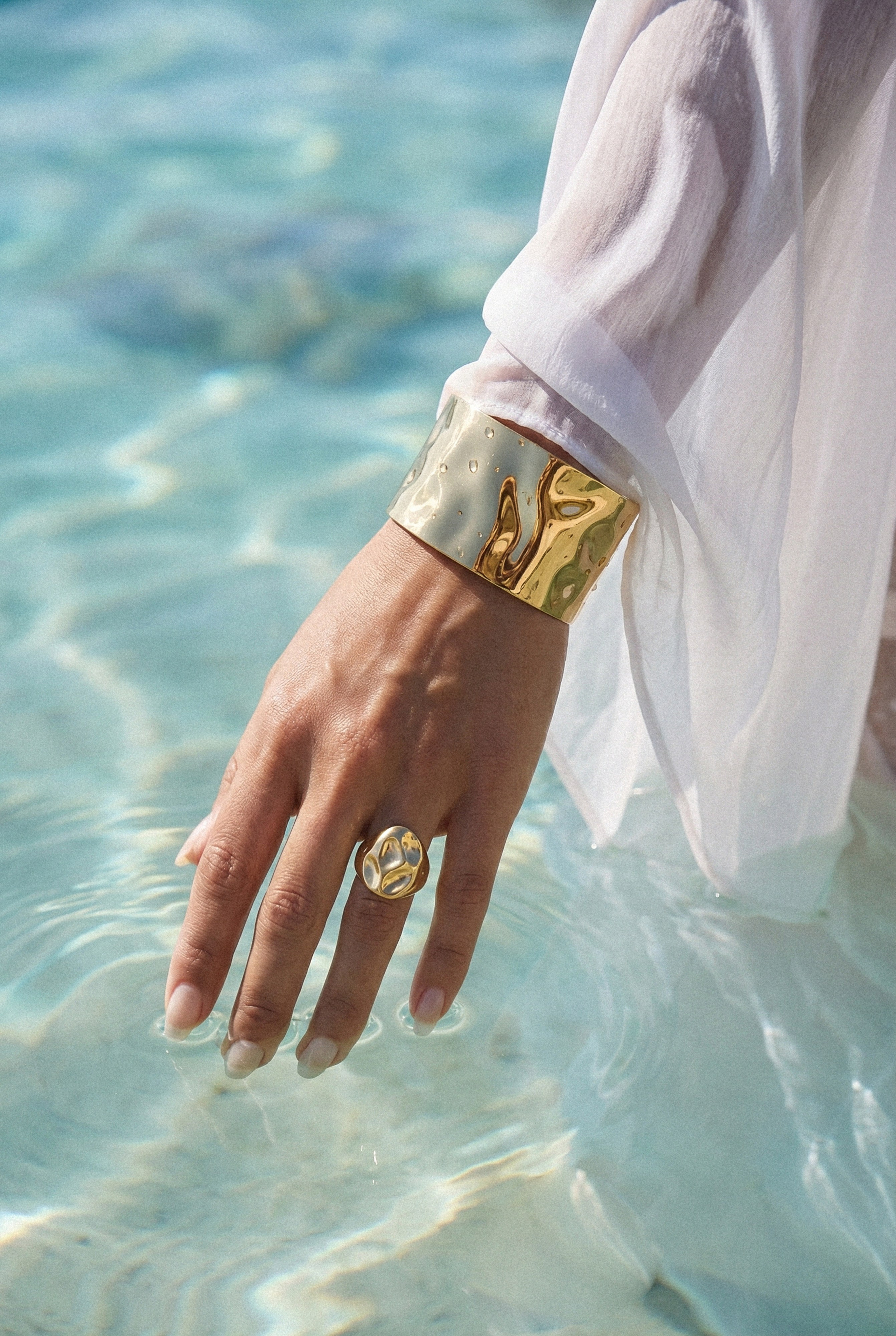 AI-проект: Аквастойкая бижутерия. Фотограф Мария Бесштанькина