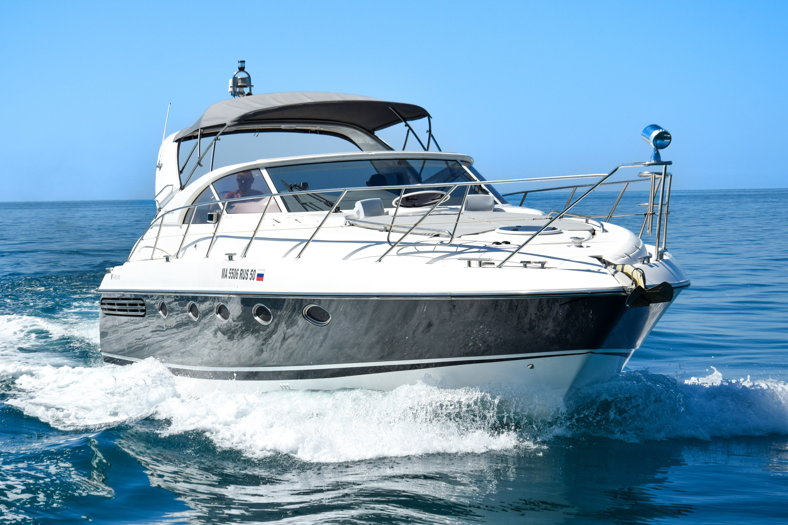 Катер Миура Аренда Яхты в Сочи Яхтанаморе YACHTNAMORE YACHTANAMORE