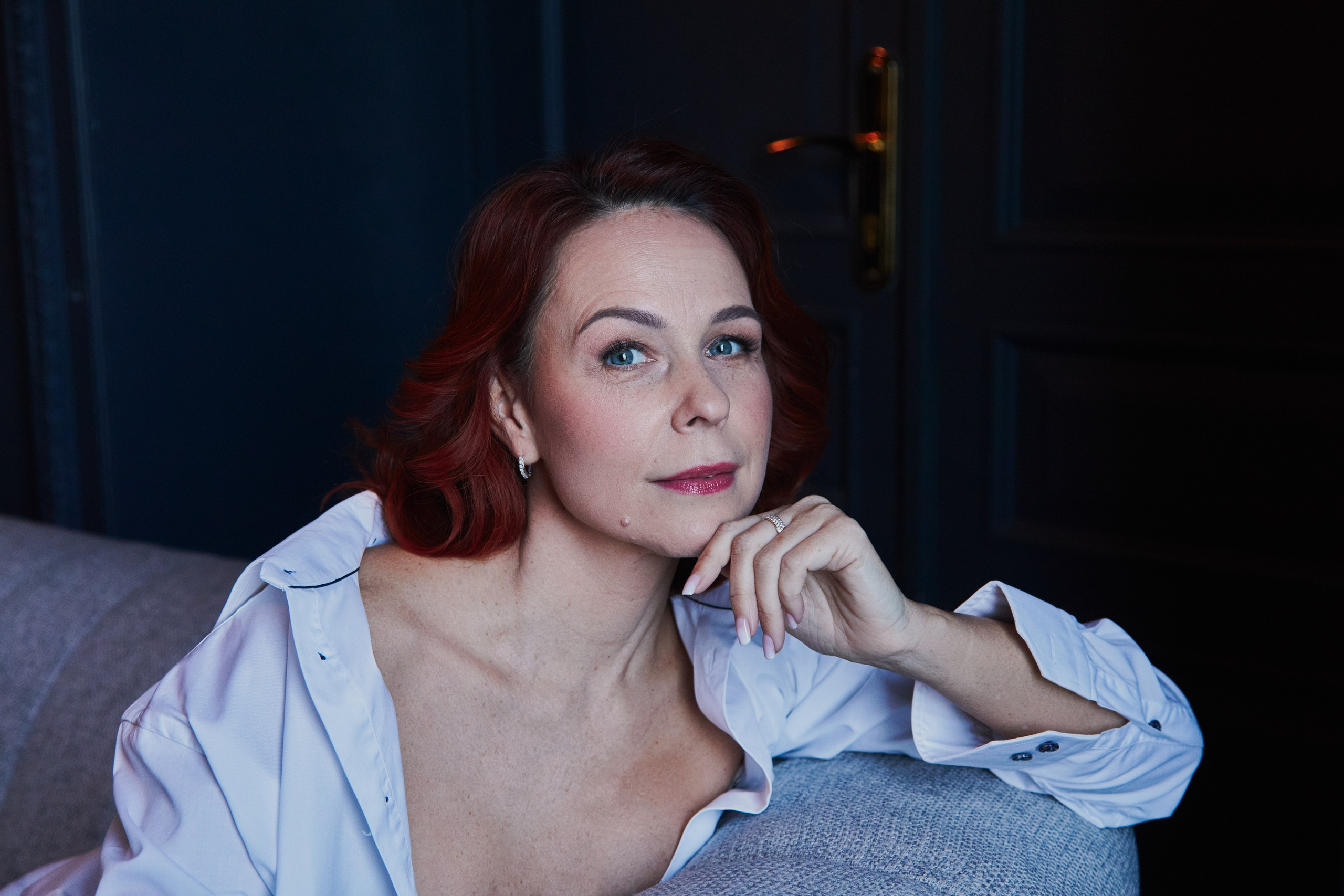 Пикантная фотосессия для прекрасной дамы. Семейная фотосессия и съёмка в школе СПб Сударикова Мария