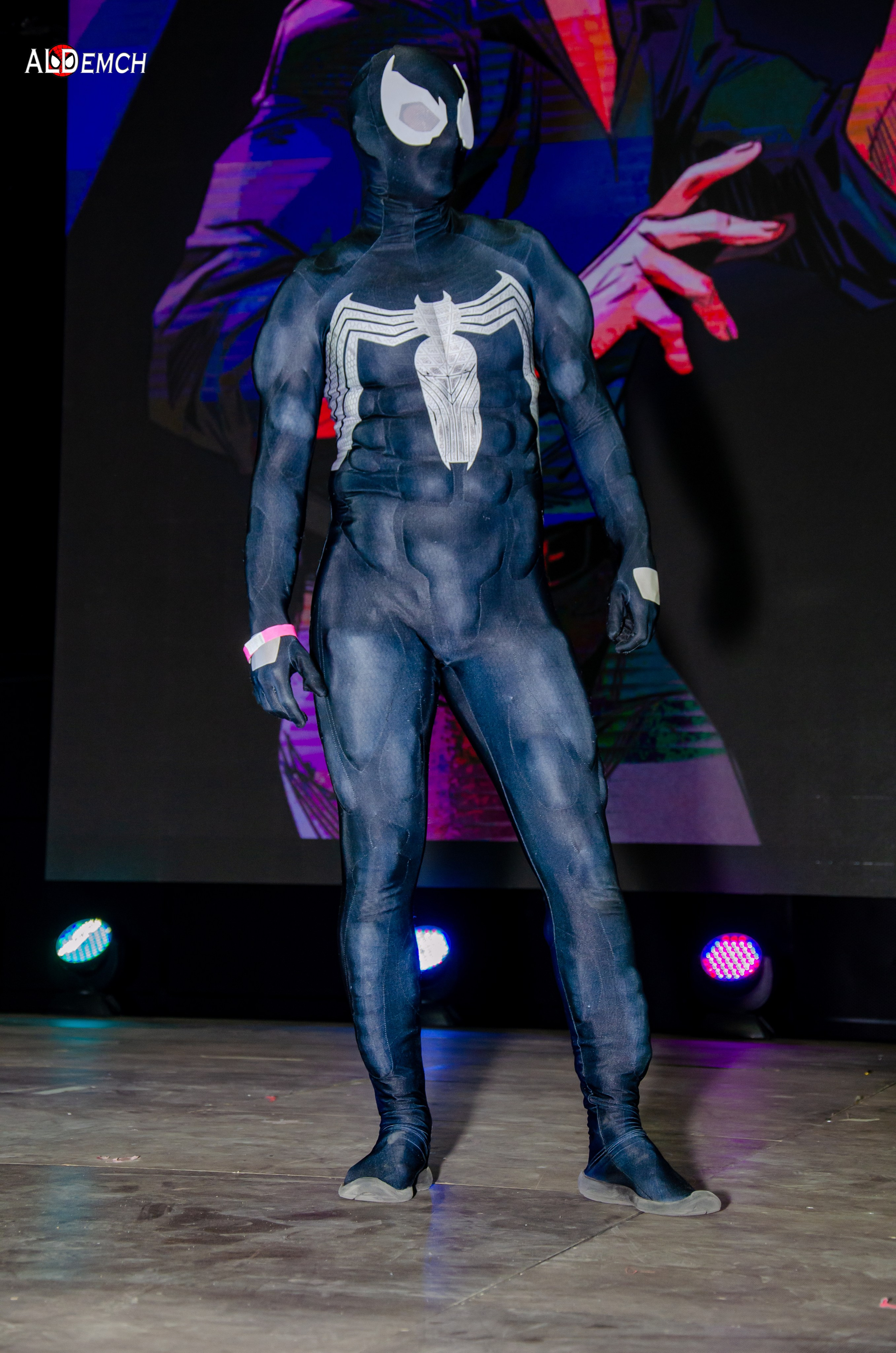 Марвел комикс картинки персонажей и косплей фото в России