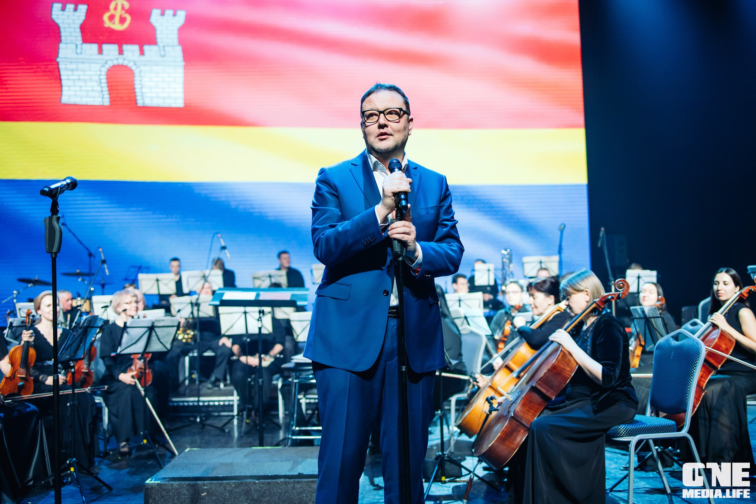 Концерт 8 марта в Янтарь холл. One Media Life: фоторепортажи, фотоотчеты с мероприятий и заведений