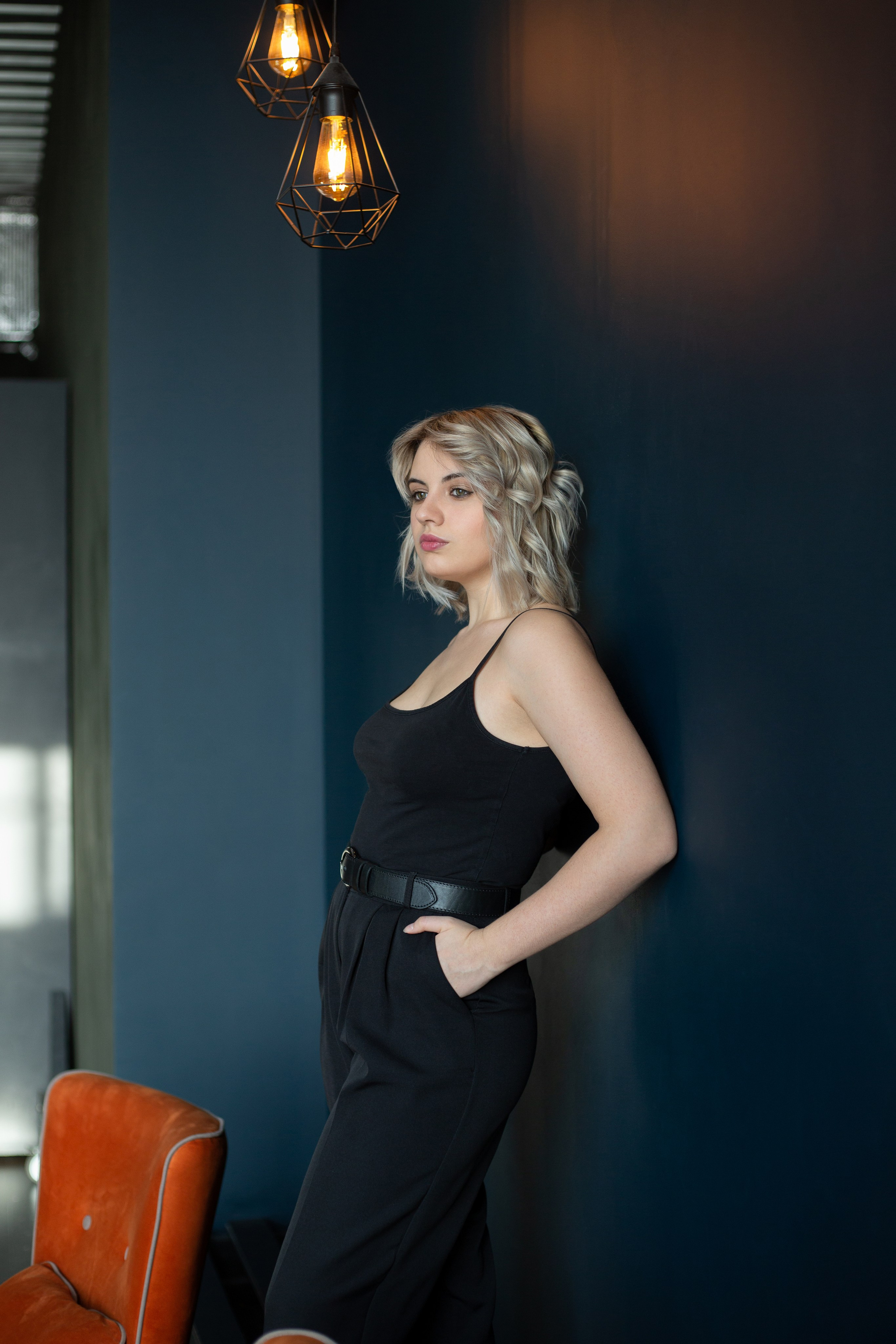 Вика в тёмном зале. Фотограф в Новосибирске Краснова Евгения