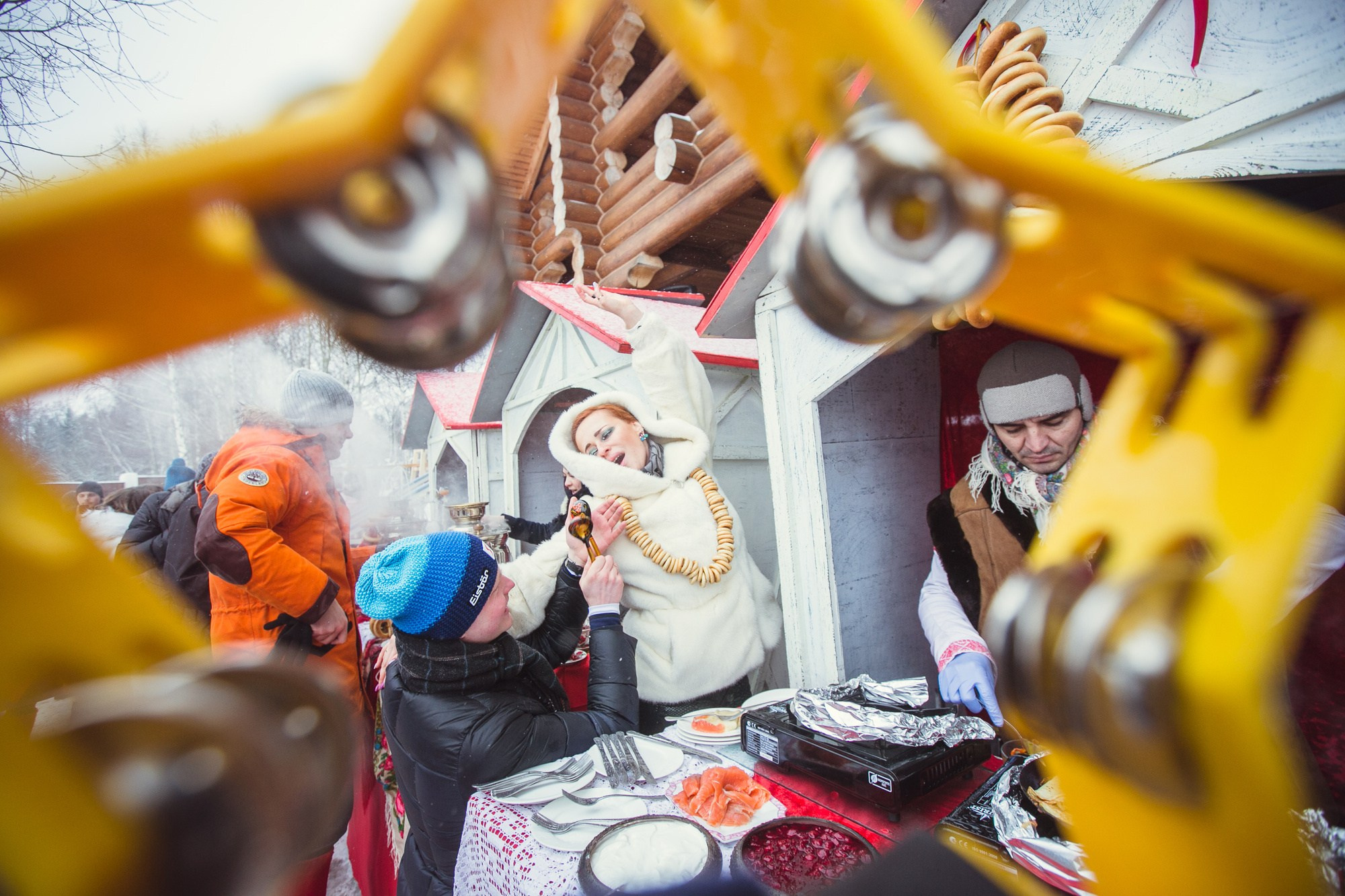 Зимняя свадьба в русских традициях. Семейный, портретный и свадебный фотограф в Санкт-Петербурге и Москве