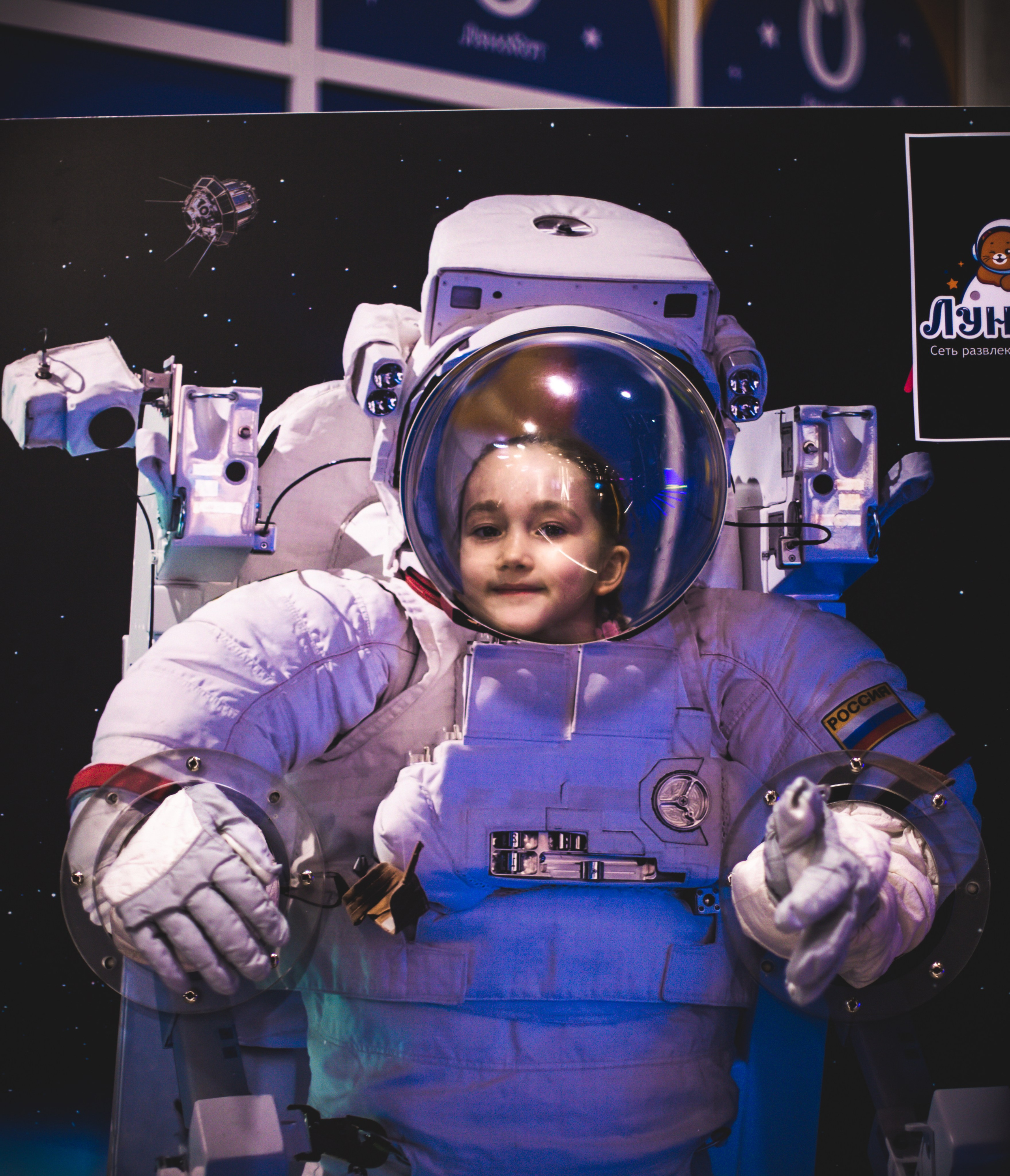 Мадина в цветущем парке. Семейный и детский фотограф в Хабаровске Алевтина Проскурякова