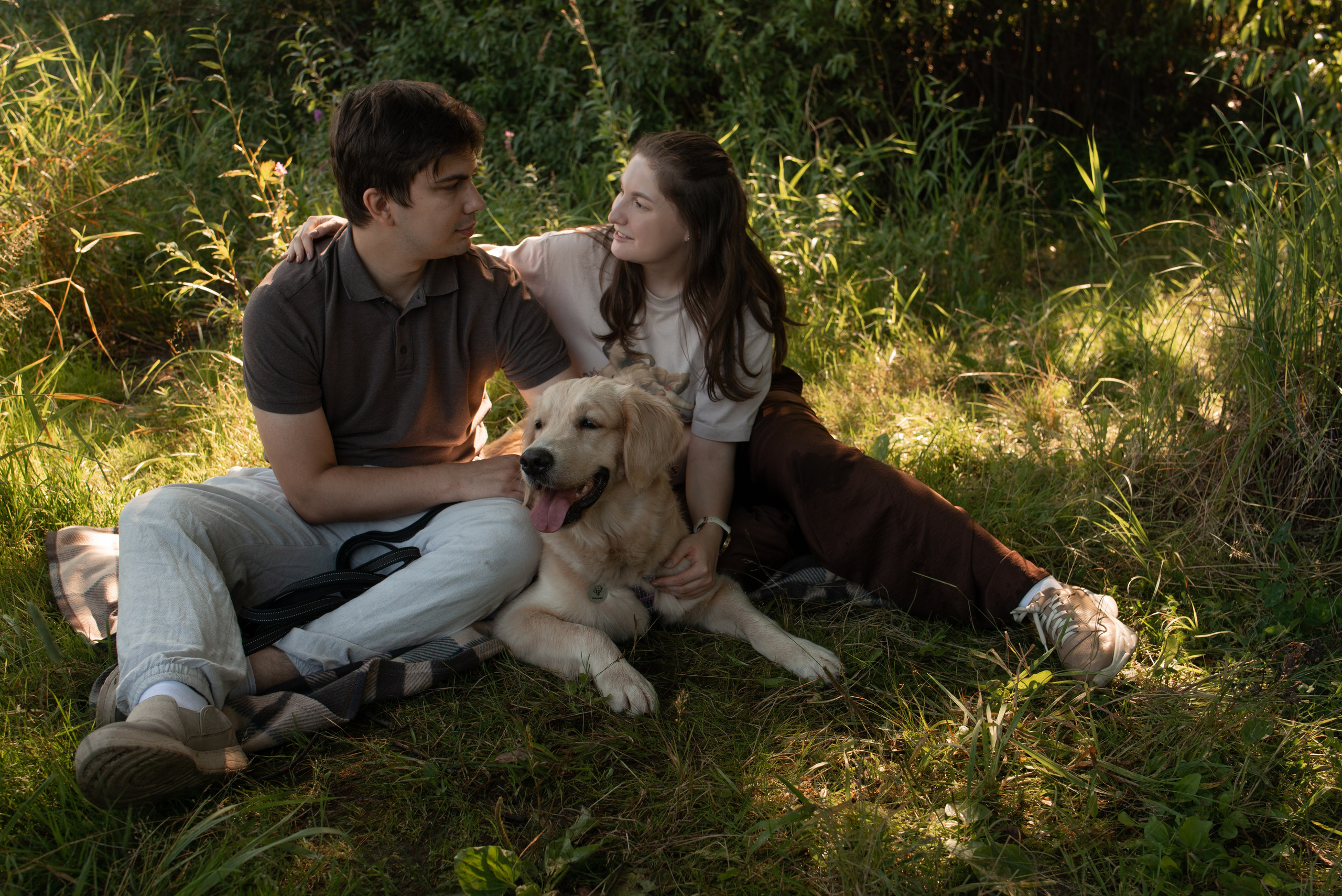 Прогулка Вероники, Артема и Энерджи. Семейный и детский фотограф в Екатеринбурге Наталия Акимова
