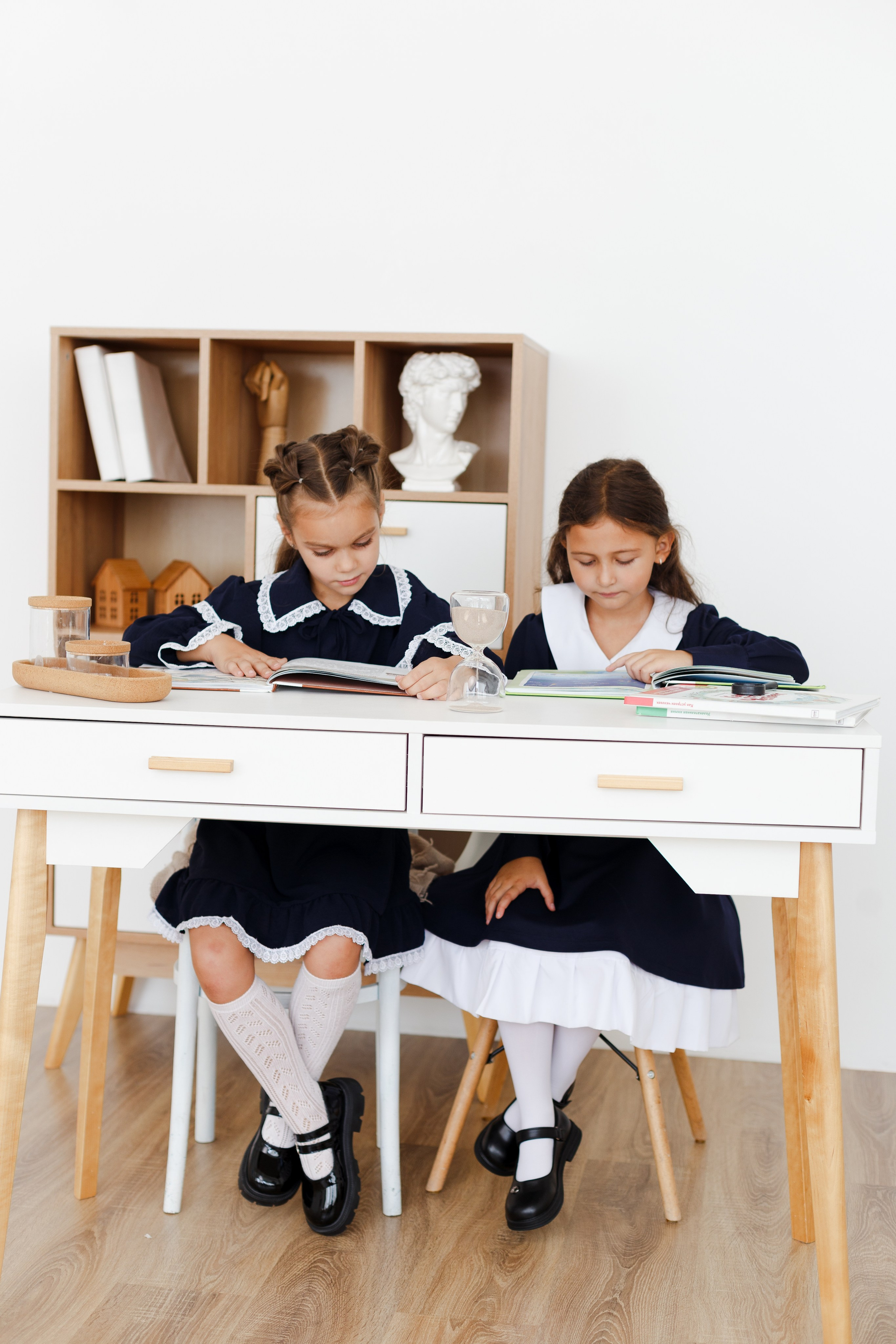 Школьная фотосессия к 1 сентября в студии