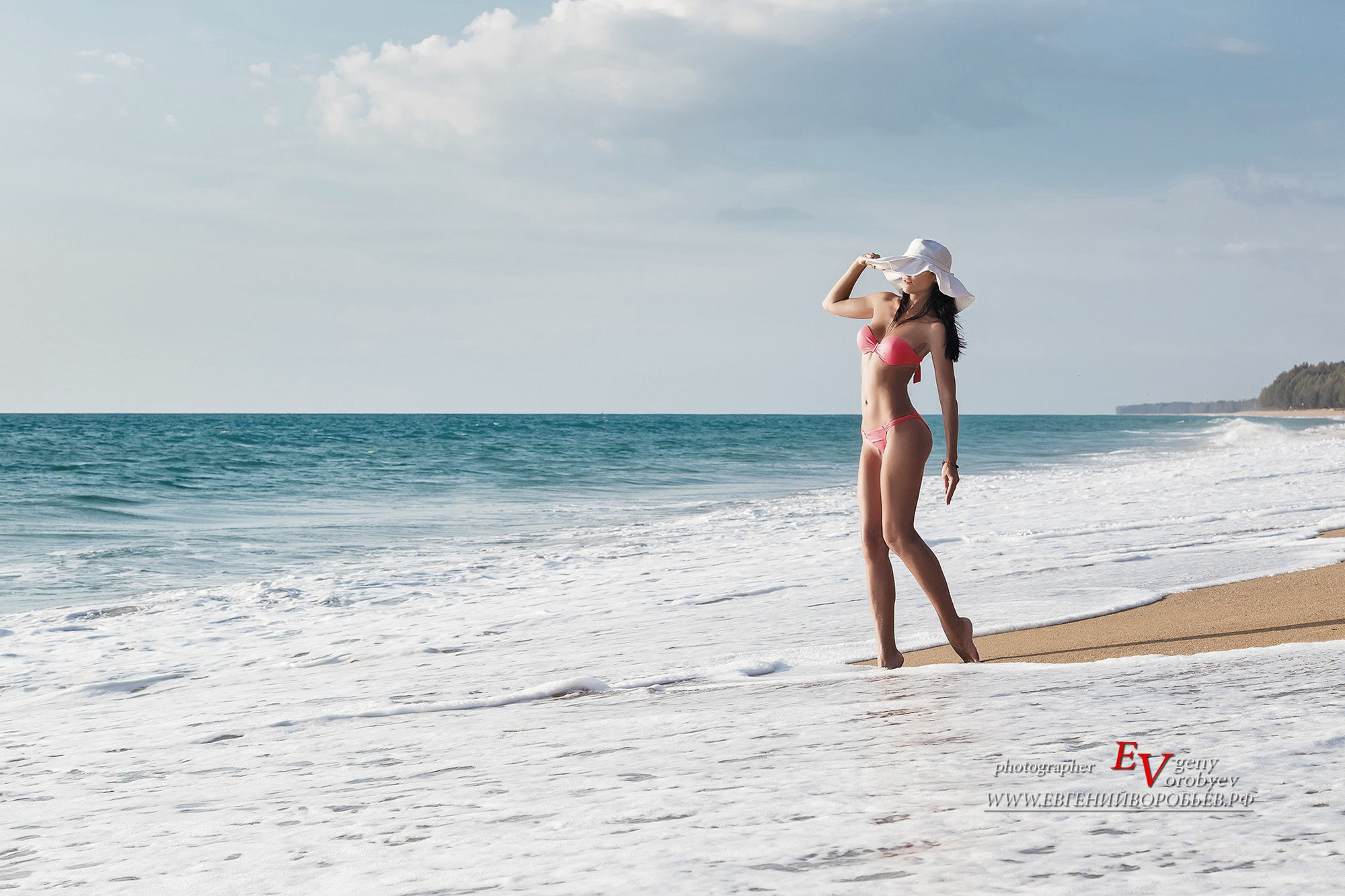 фотосессия на Пхукете фотограф в тайланде на пляже красивое место идея образ девушка в купальнике примеры фото позы для фотосессии Патонг пляж Карон Найхарн Ката Майкао пальма экскурсия Заказать фотосессию цена стоимость