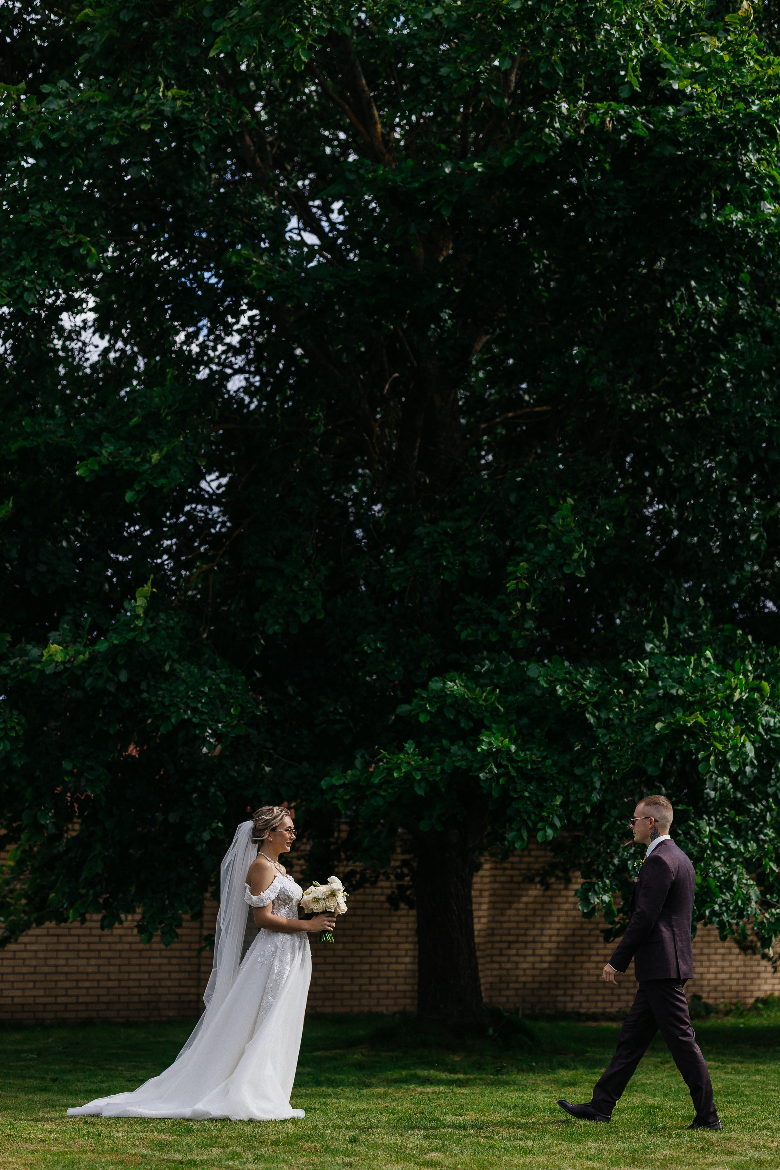 Красивая летняя свадьба в шатре. Олег Сверчков | Свадебный фотограф Вологда