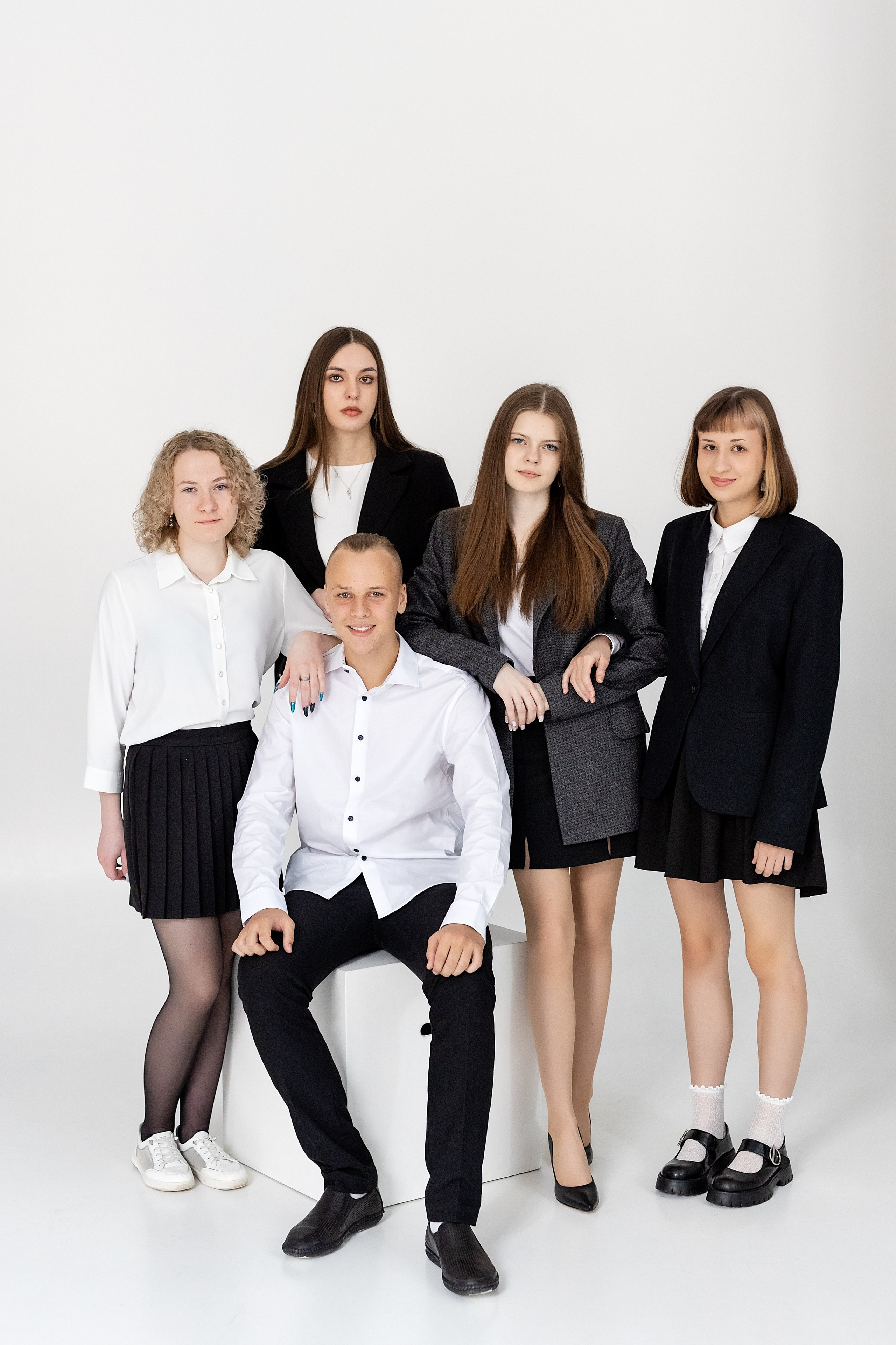 Выпускной альбом Владивосток 11 класс. Стильный выпускной альбом Владивосток фотограф Вероника Мигачева