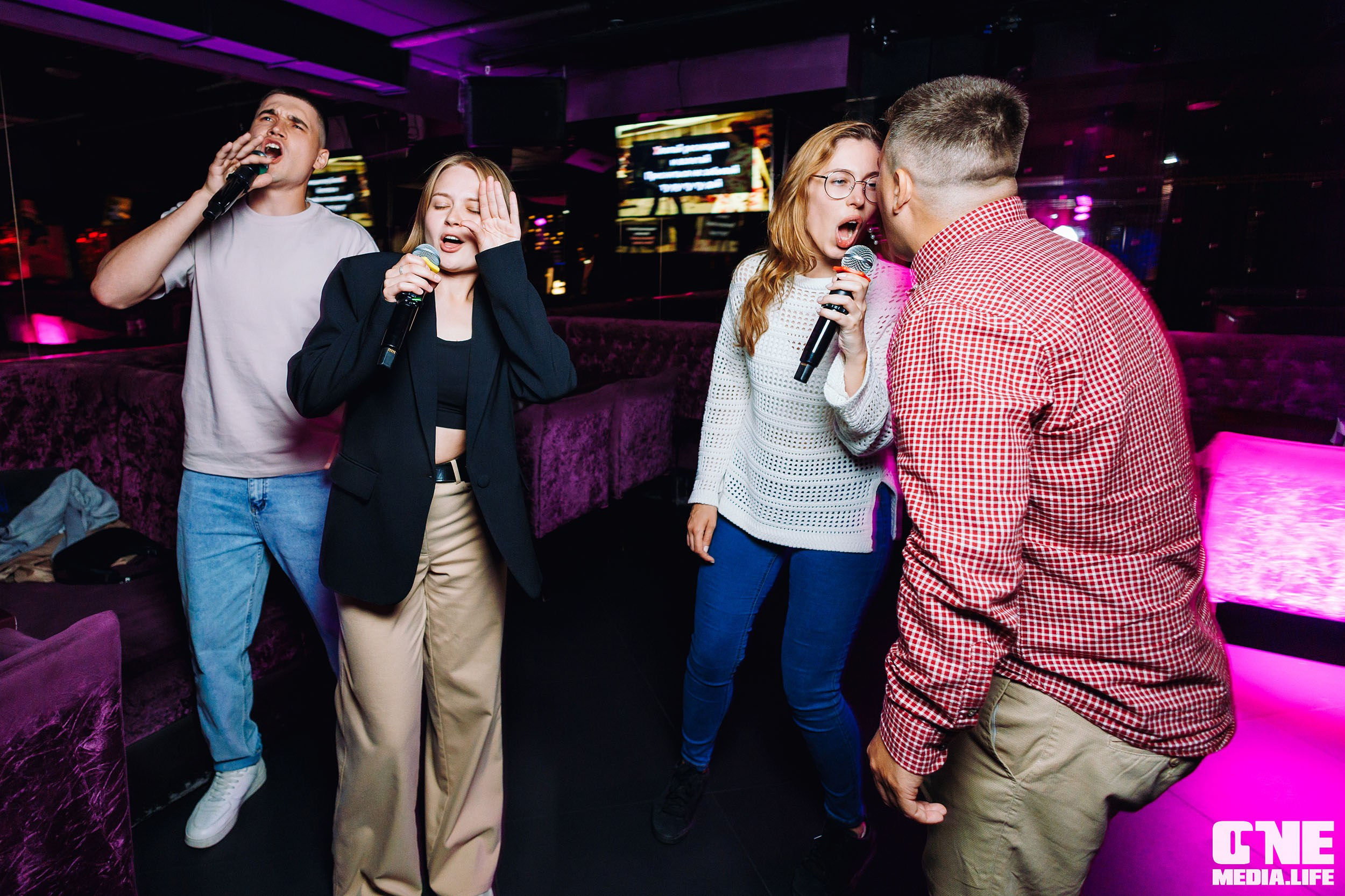 Фоторепортаж из караоке-клуба Эйфория. One Media Life: фоторепортажи, фотоотчеты с мероприятий и заведений