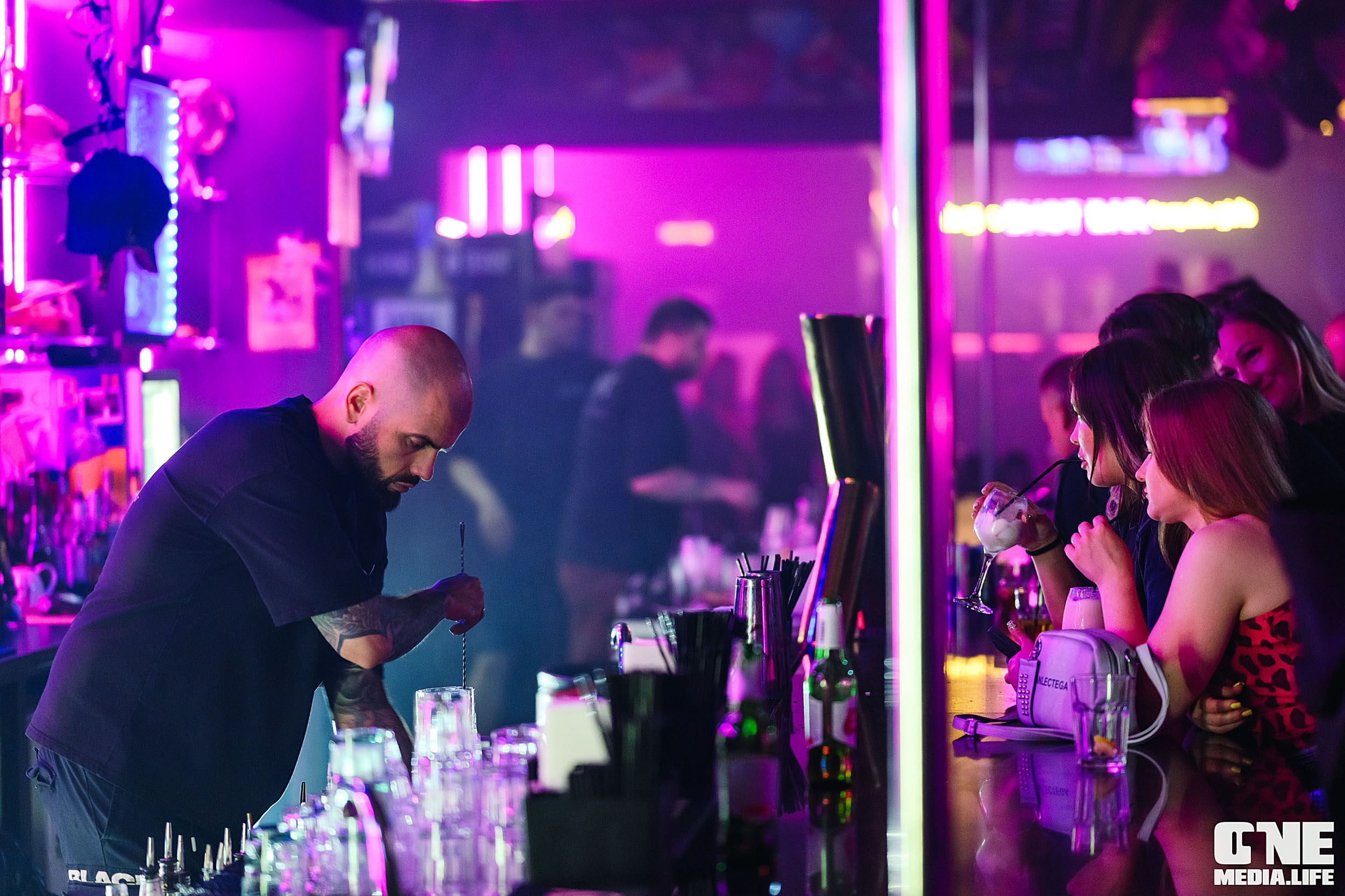 Фоторепортаж из бара XxxX. One Media Life: фоторепортажи, фотоотчеты с мероприятий и заведений