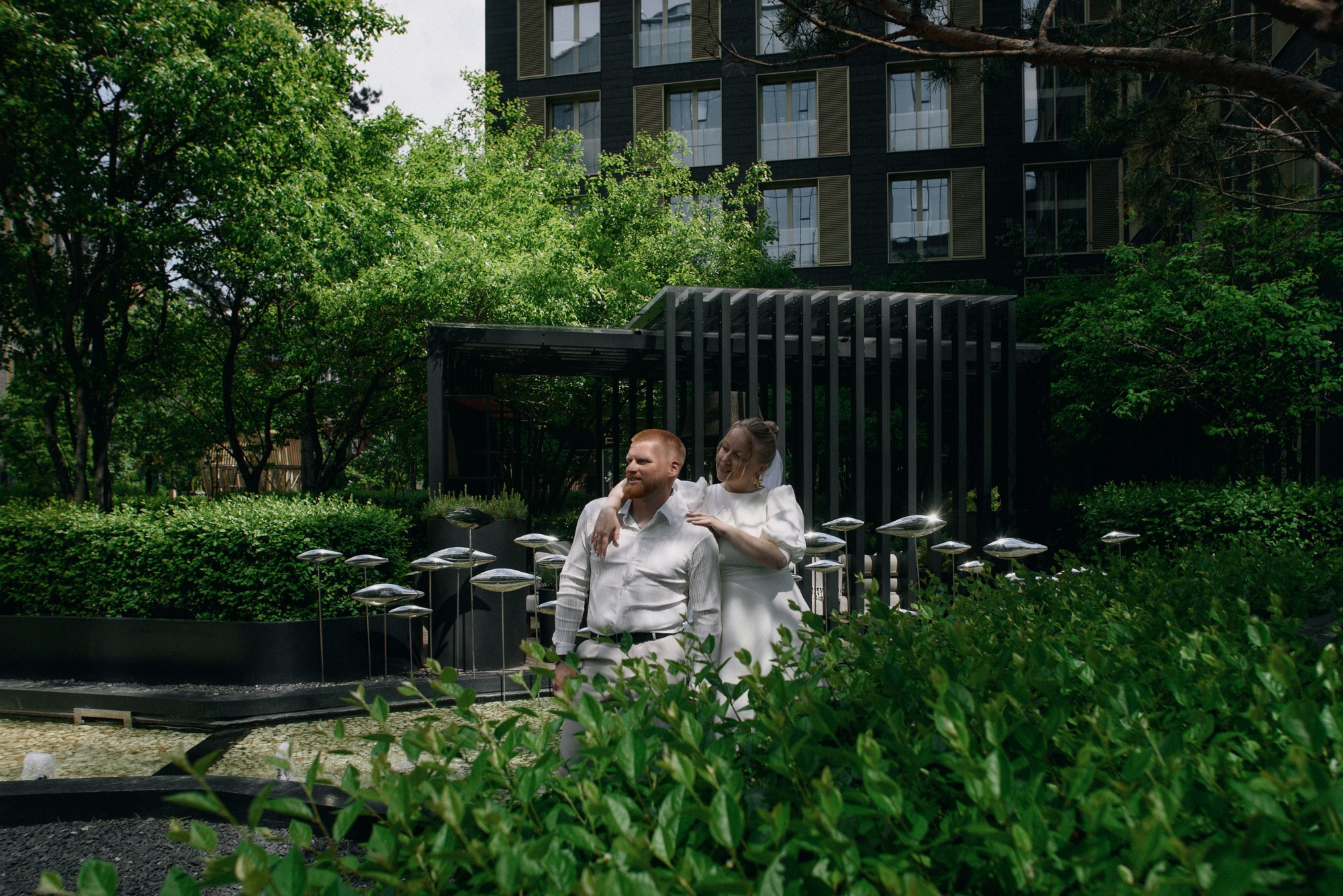 Свадебный фотограф в Тюмени — Фотосессия Павла и Марии на Набережной. Портретный фотограф Тюмень Дарья Мустафина