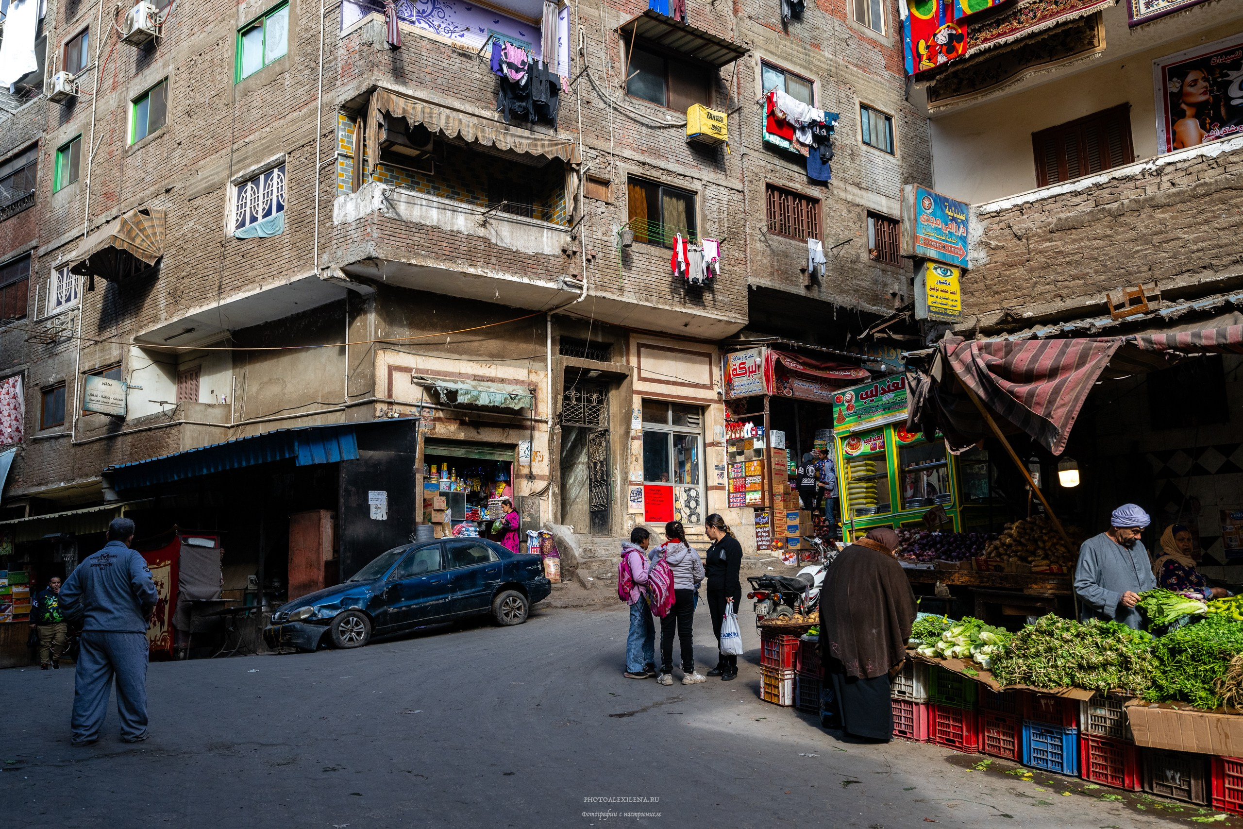 Пещерный монастырь и город мусорщиков. Авторские стильные фотокартины