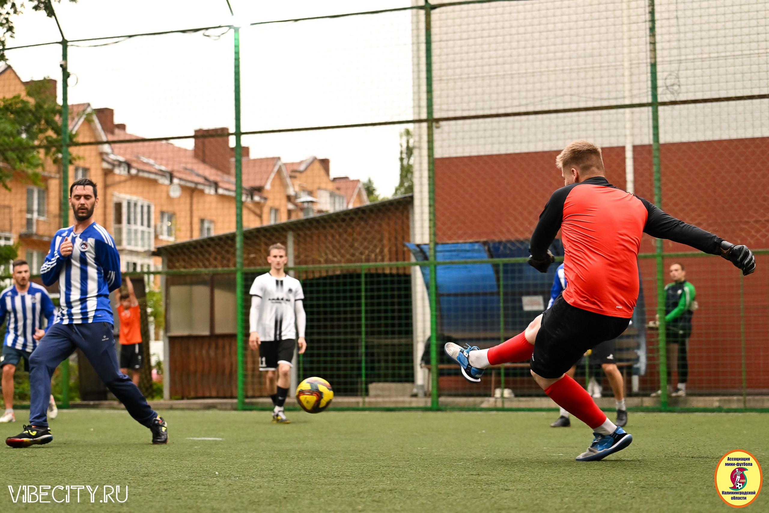 ИГРЫ МИНИ-ФУТБОЛЬНОЙ И КОРПОРАТИВНОЙ ЛИГИ. VIBECITY.RU Вайб Сити Ру Фоторепортажи Фотоотчеты Калининград