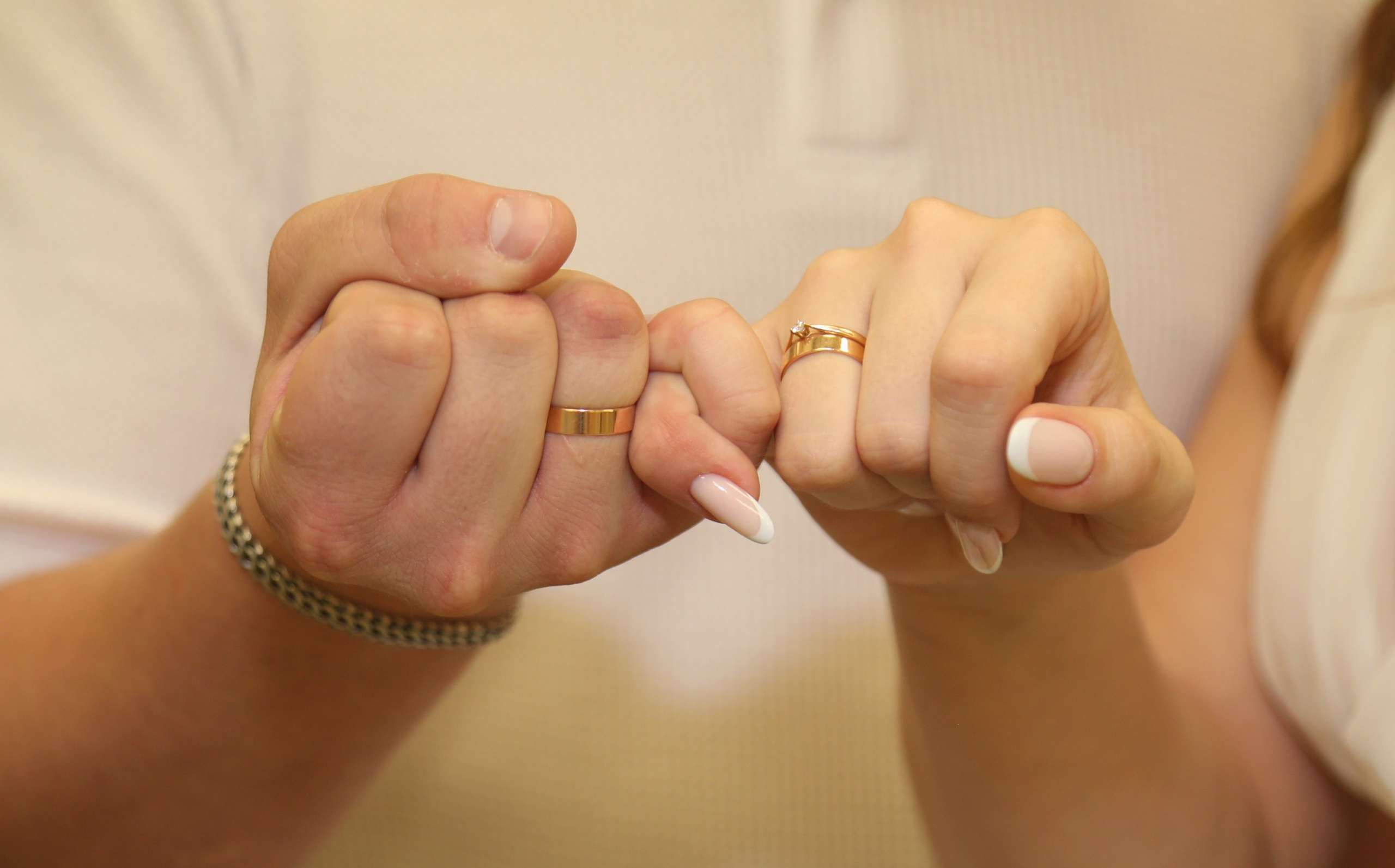 Свадебная фотосессия в ЗАГСе Савёловском Москве для Юлии и Игоря. Фотосессия в студии в Москве от профессионального фотографа услуги по доступным ценам