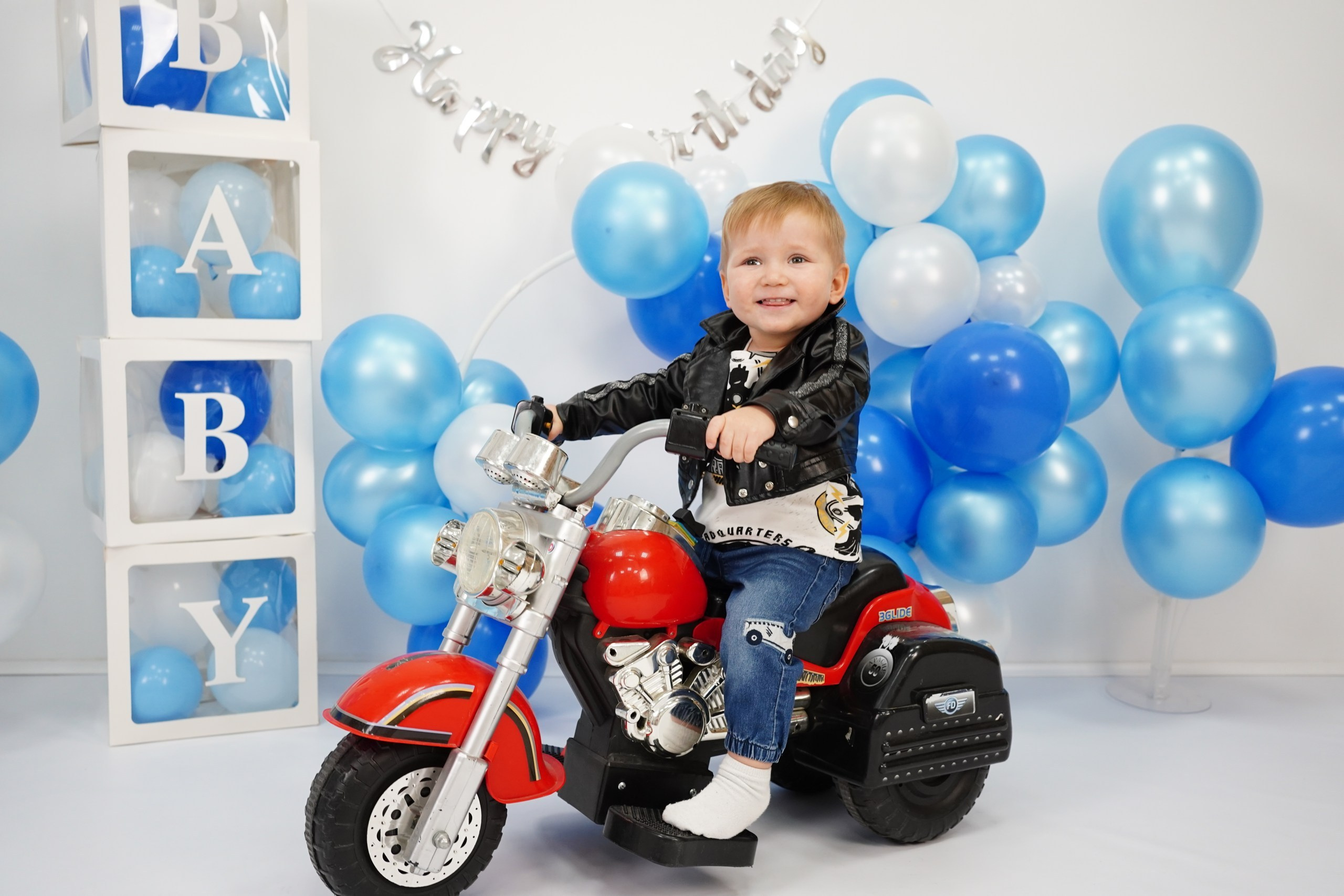 Фотосессия на Годик для Мальчиков. Детская Фотостудия ГОДОВАСИКИ в Санкт-Петербурге фотосесия на годик