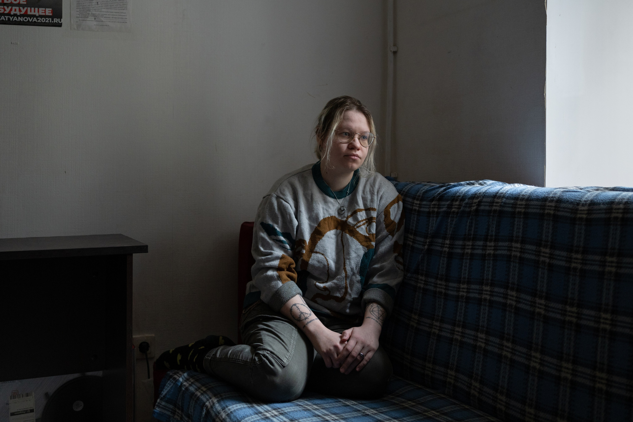 Polina Barabash, the wife of Evgeny Zatiev, in her kitchen. Evgeny is in pre-trial detention on charges of organizing the extremist community "Vesna" - a youth movement that organized political actions in cities across Russia. "Vesna" actively opposed the war in Ukraine and coordinated protest actions. On October 11, 2022, the youth movement was recognized as an extremist organization. At the time of Evgeny's arrest, he was no longer a member of "Vesna", but was detained along with other former members of the organization. Evgeny was deprived of his freedom on June 6, 2023. The verdict in the "Vesna" case has not yet been issued.