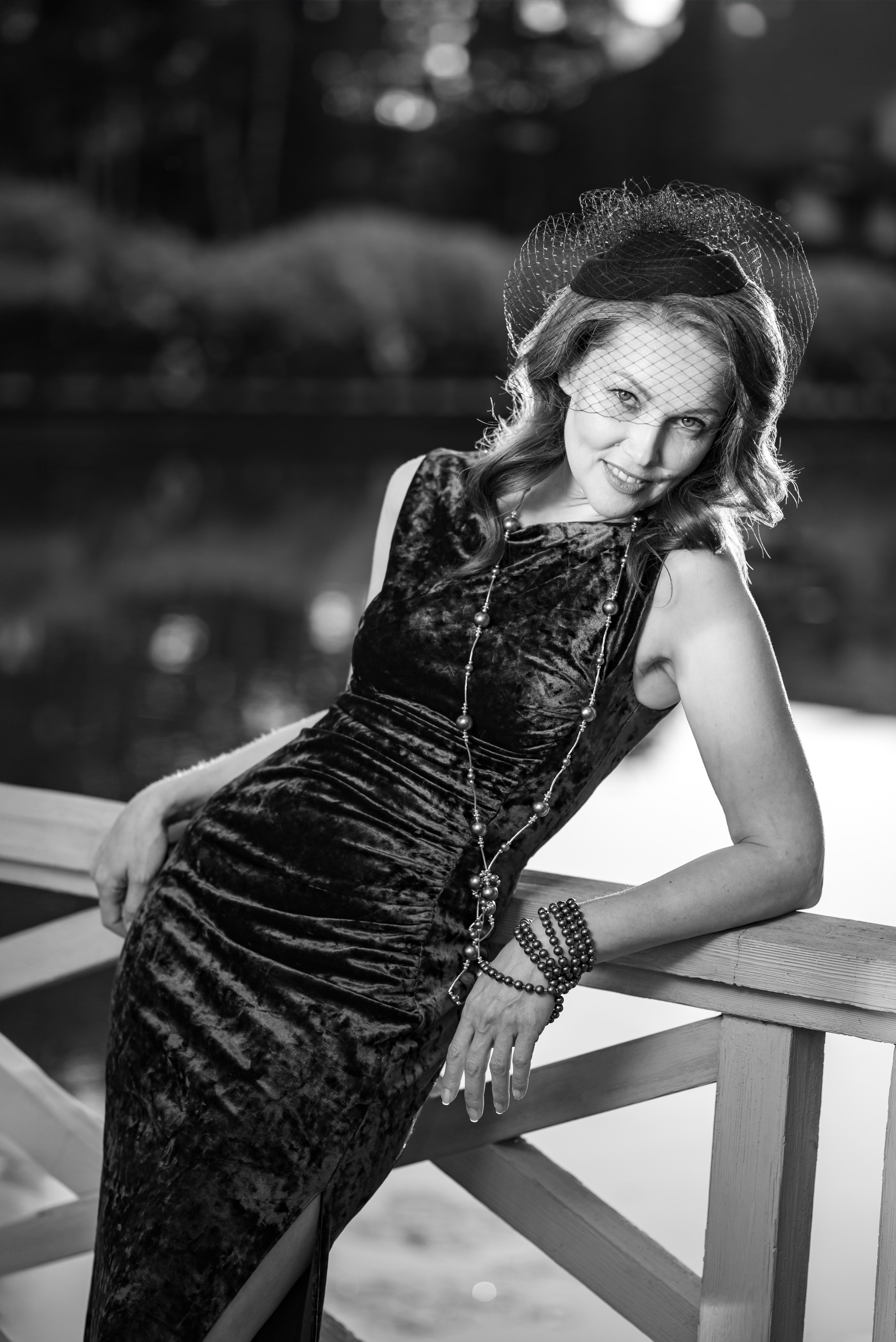 Женский фотопортрет для 40 +. Чёрно-белое фото.