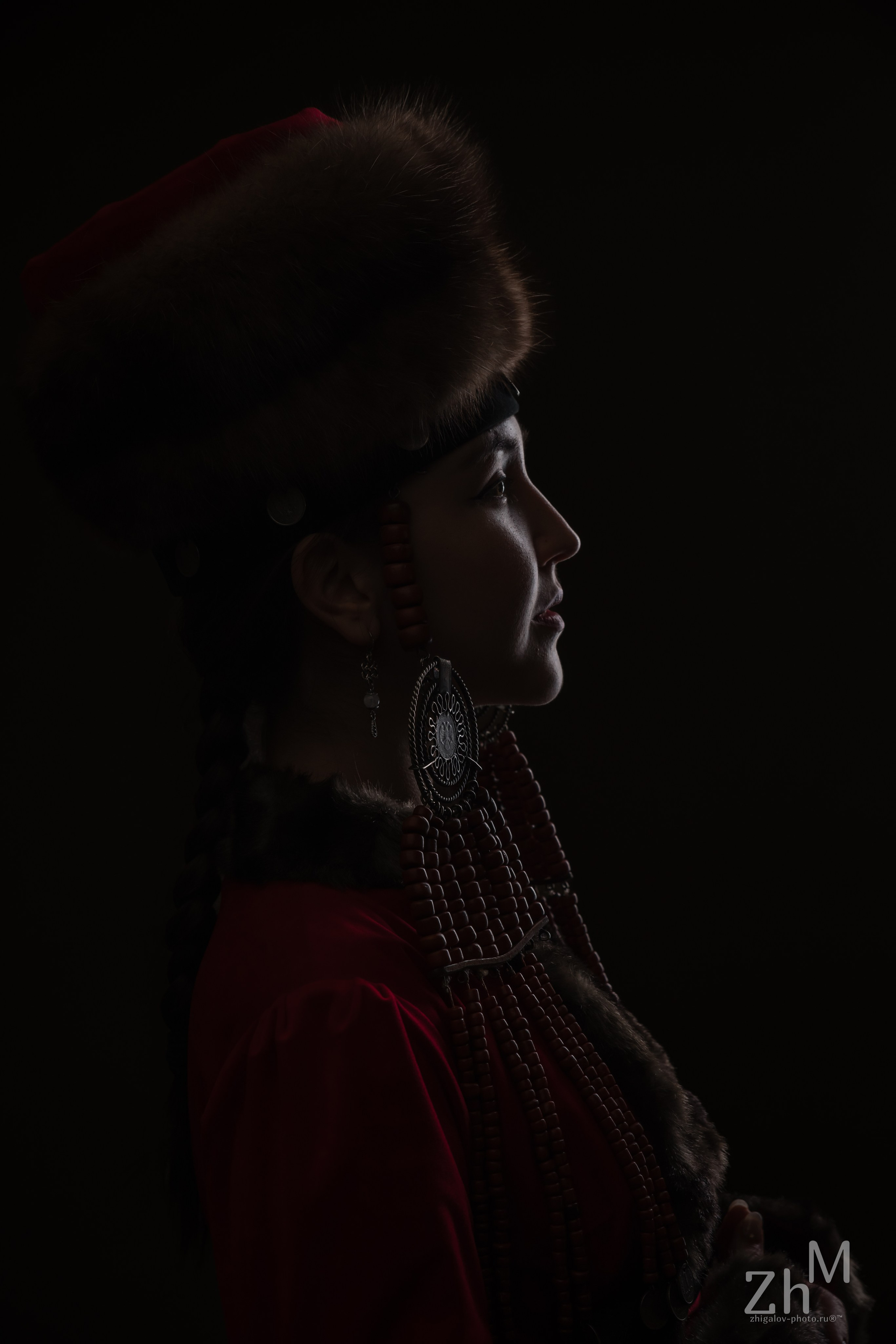 Съёмка в бурятских национальных костюмах. Семейный и свадебный фотограф в Иркутске Максим Жигалов