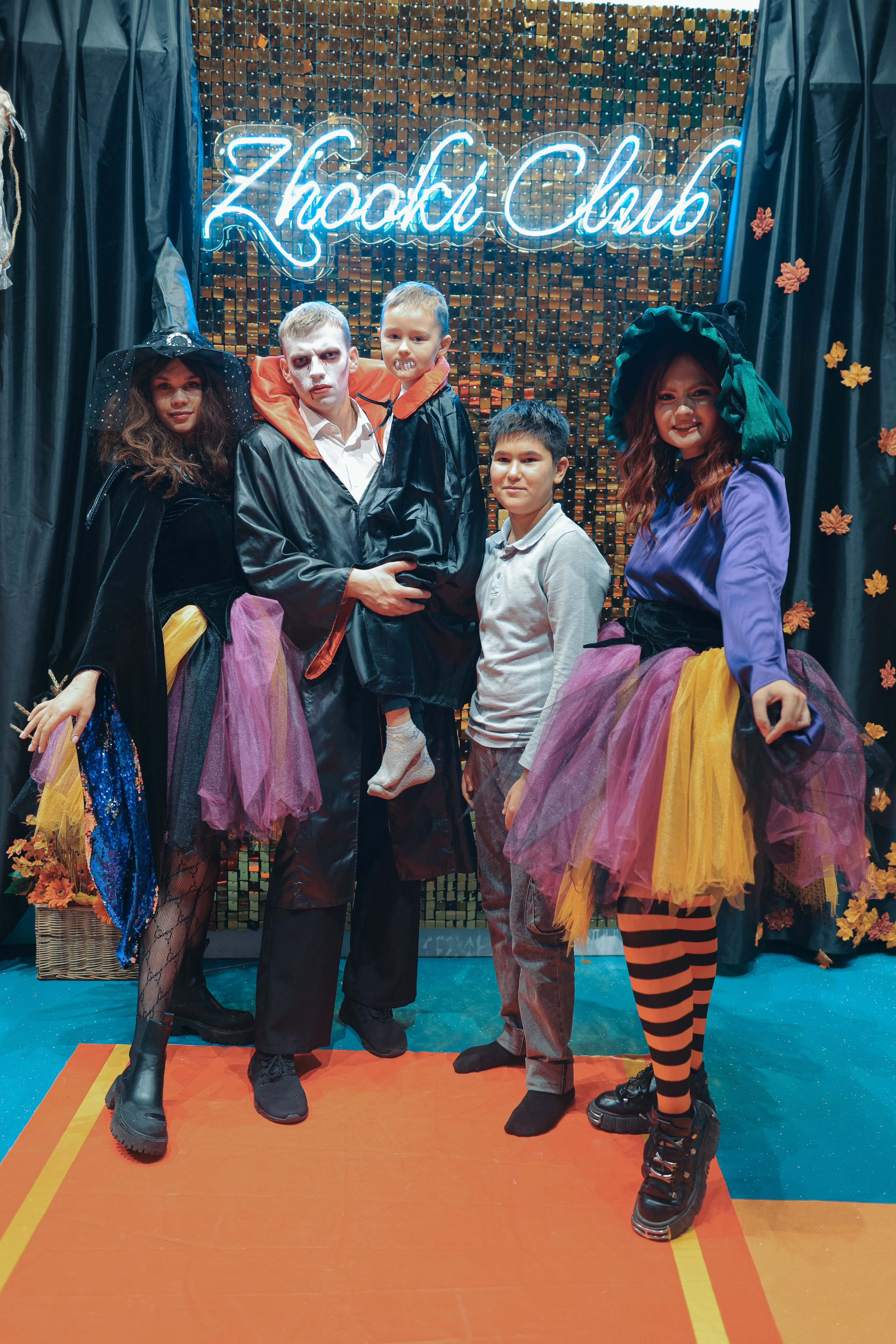 02.11 Halloween в Zhooki Park. Команда специалистов в мире фотографии и видео. Детский фотограф, семейный фотограф