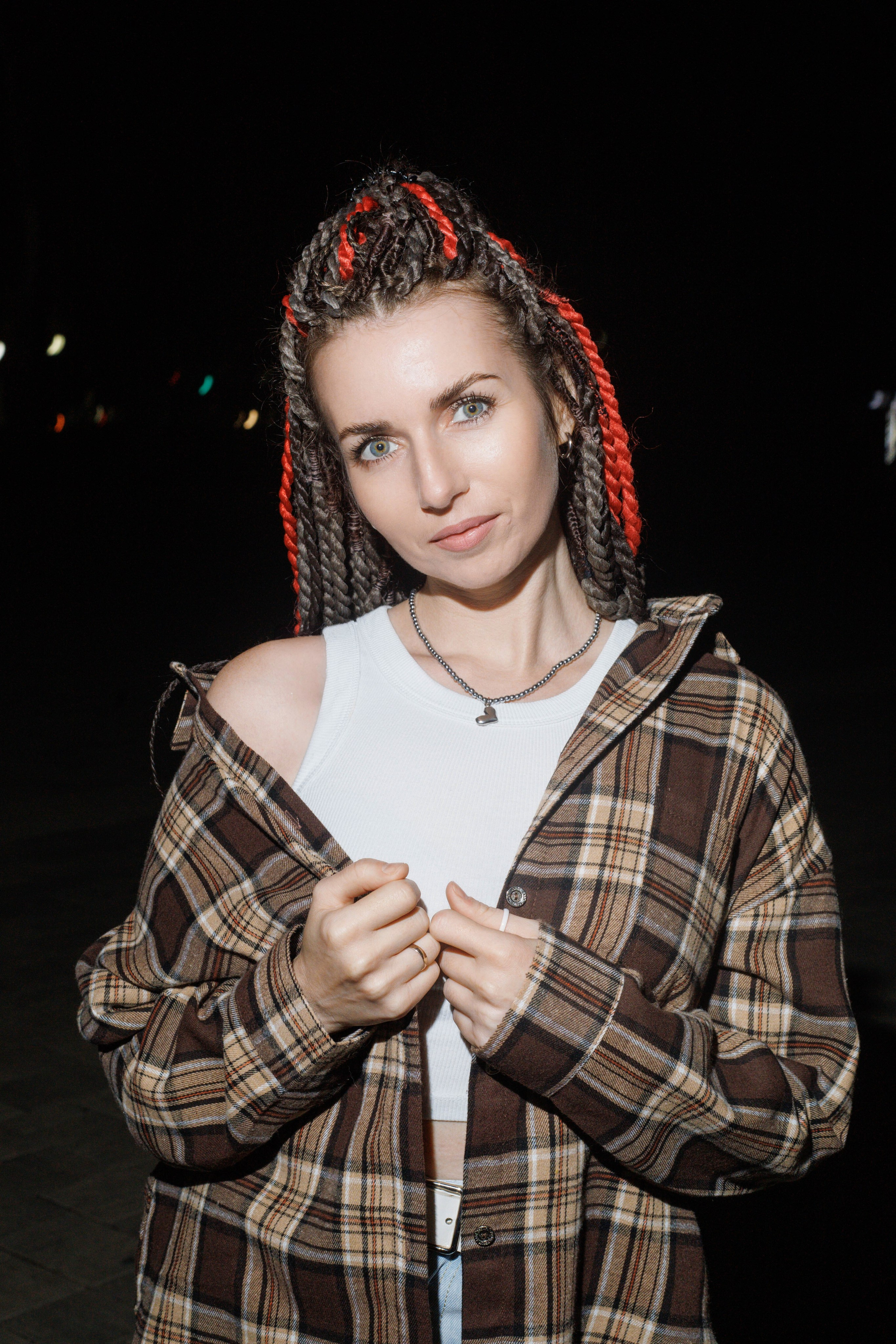 Уличная съемка с Алиной по ночному городу. Фотограф в Армянске, Красноперекопске