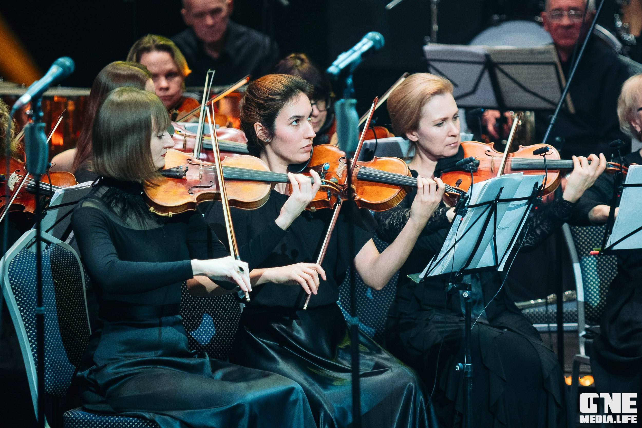 Концерт 8 марта в Янтарь холл. One Media Life: фоторепортажи, фотоотчеты с мероприятий и заведений