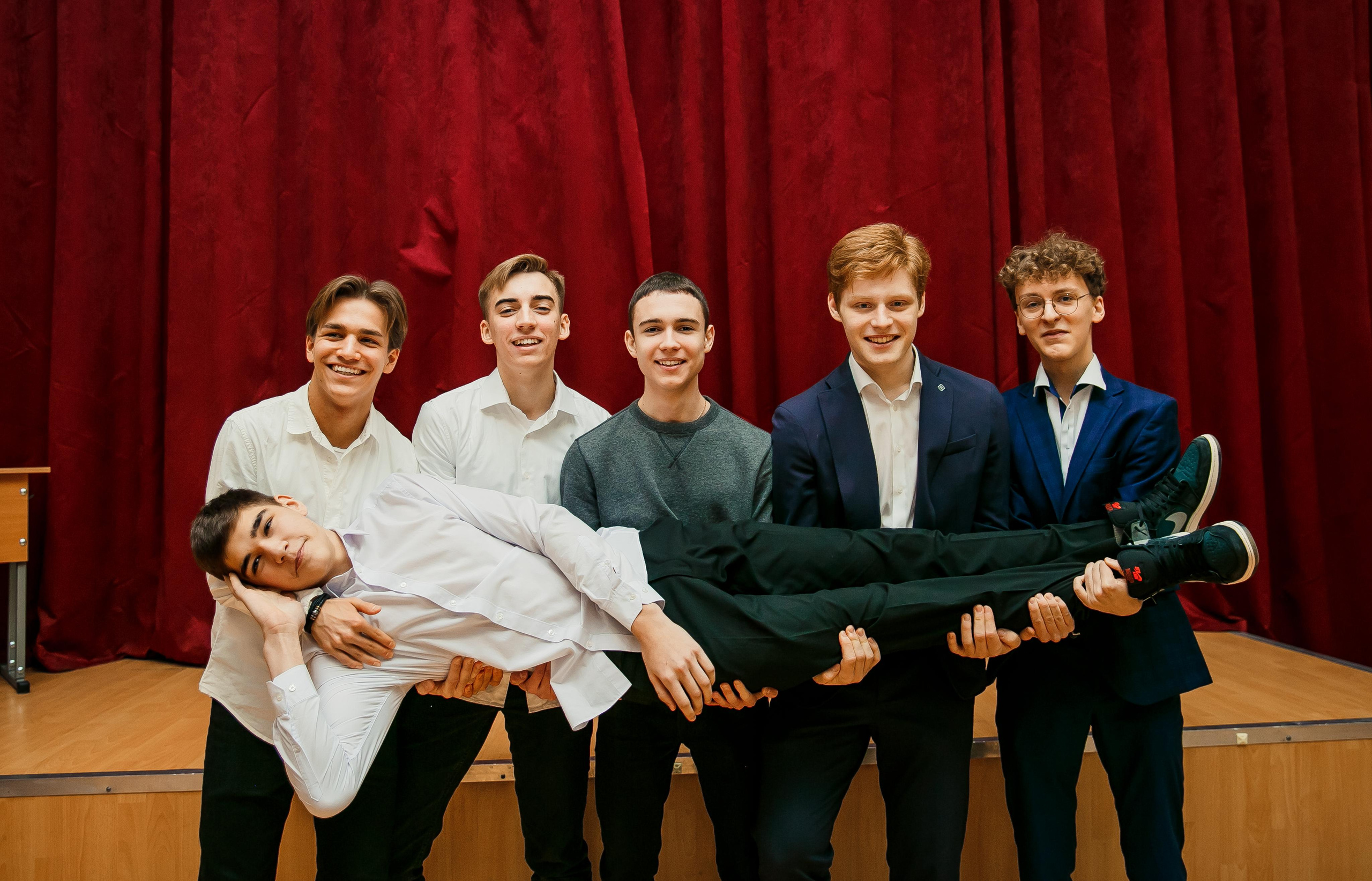 Правила фотосъёмки. Выпускной альбом в Москве и Домодедово Вышка Школьный фотограф