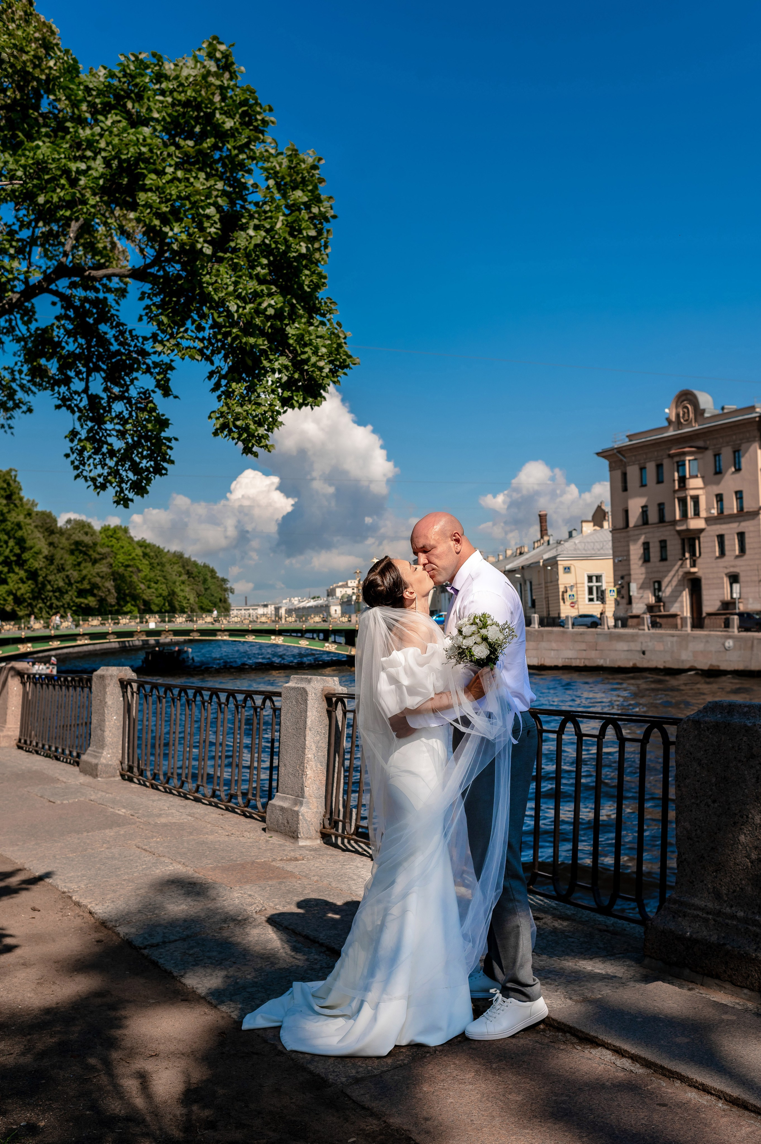 Летняя свадьба В Санкт-Петербурге и красивой выездной регистрацией Даши и Саши. Воздушная свадебная фотосессия в Петербурге. Портретный, семейный и свадебный фотограф в Санкт-Петербурге и в Пушкине Ширяев Денис
