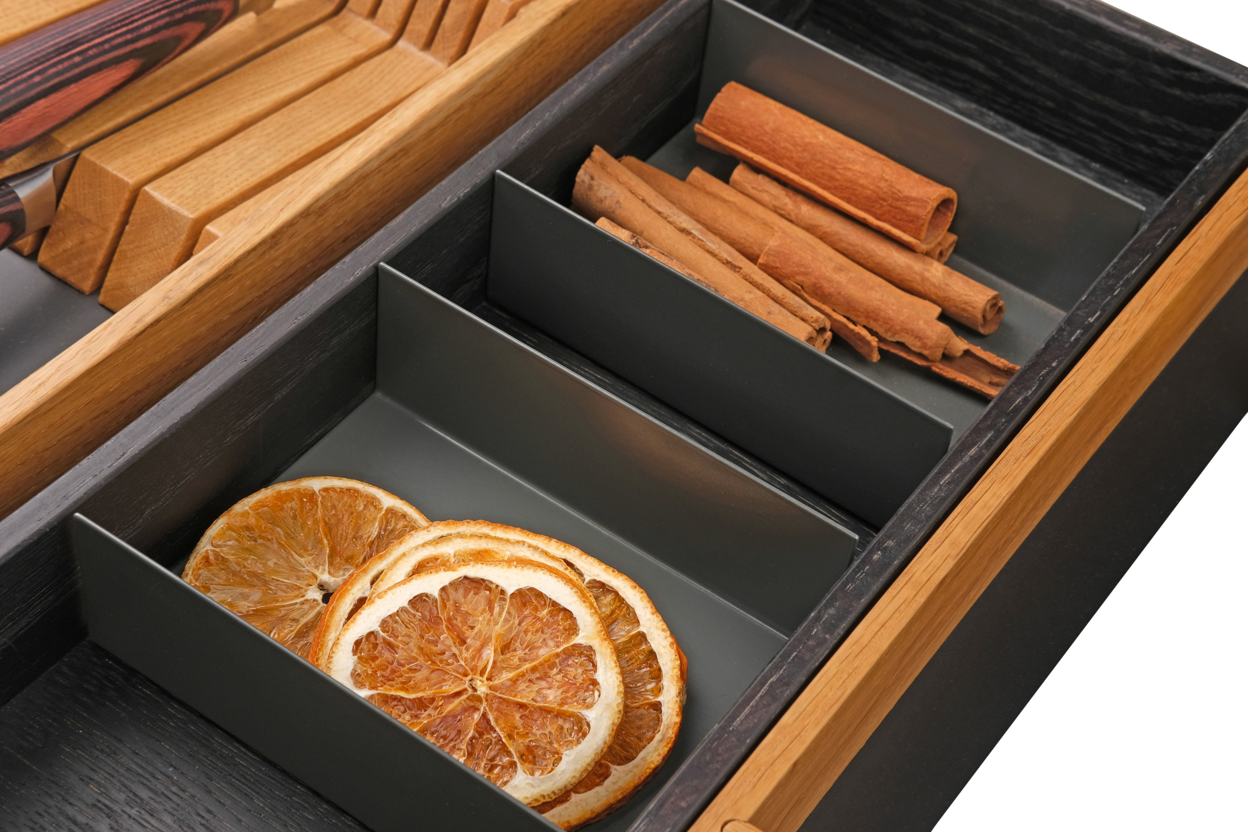 Разделитель из металла для кухонного ящика