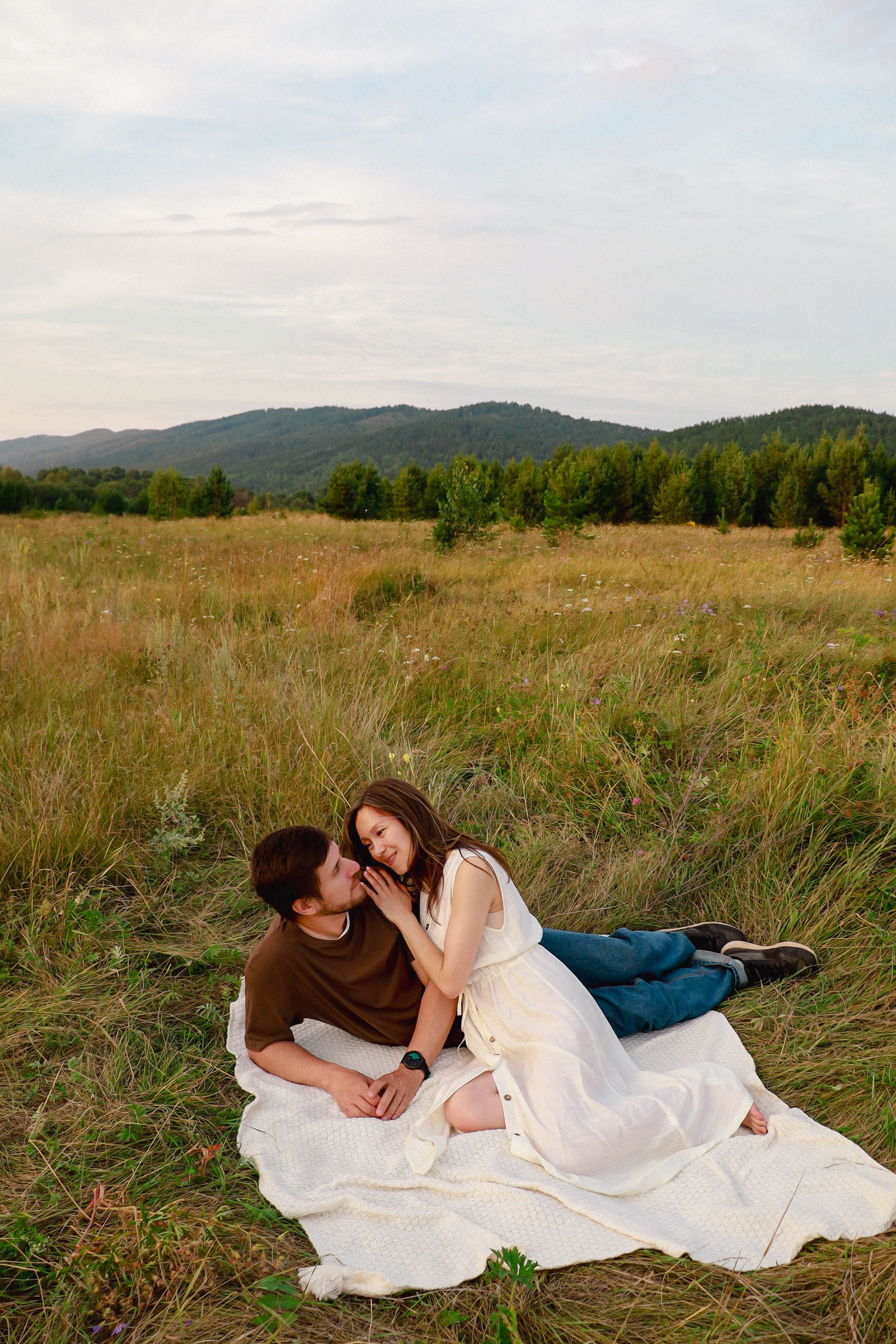 Семья в поле. Фотограф Александра Коновалова