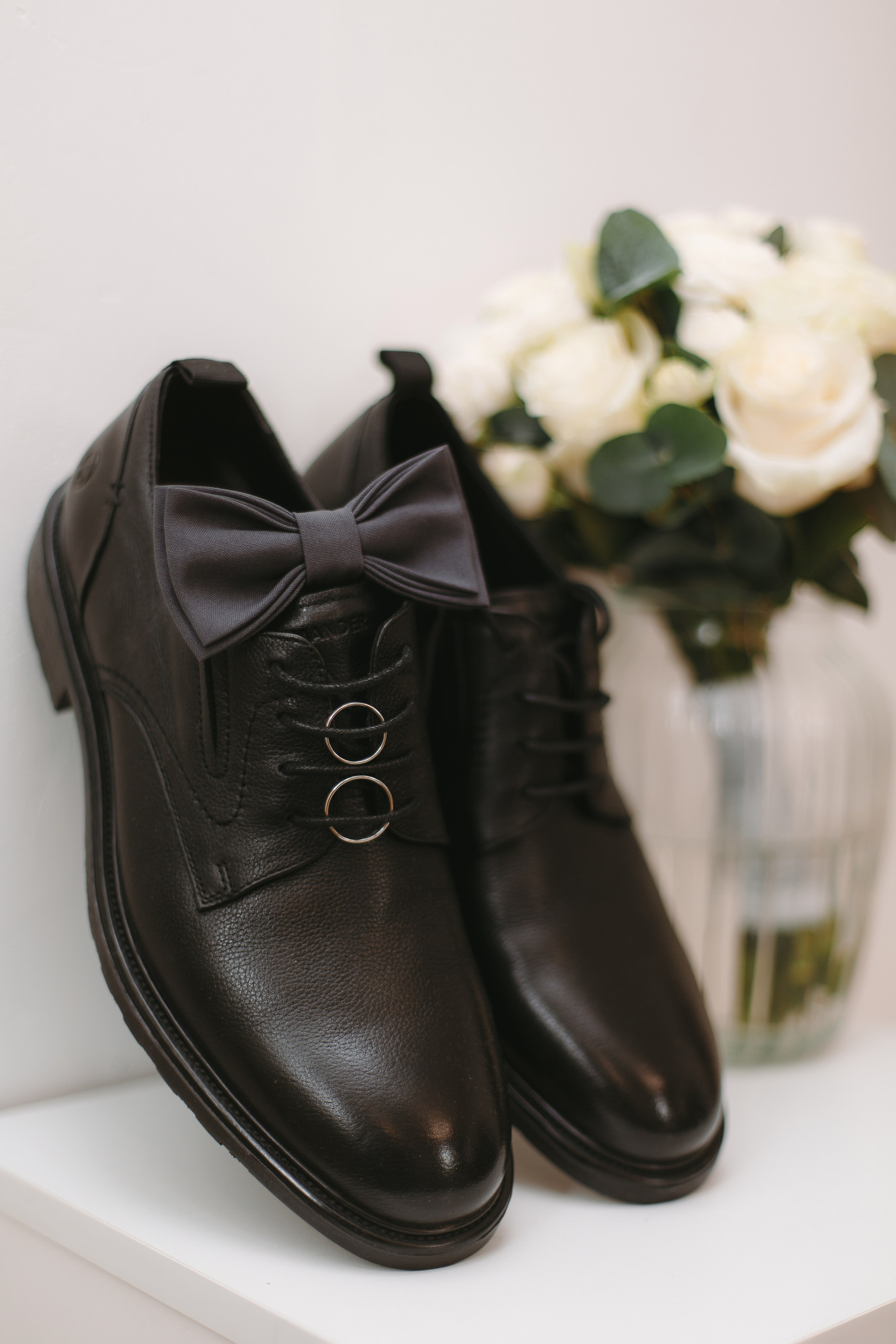 Туфли жениха и кольца