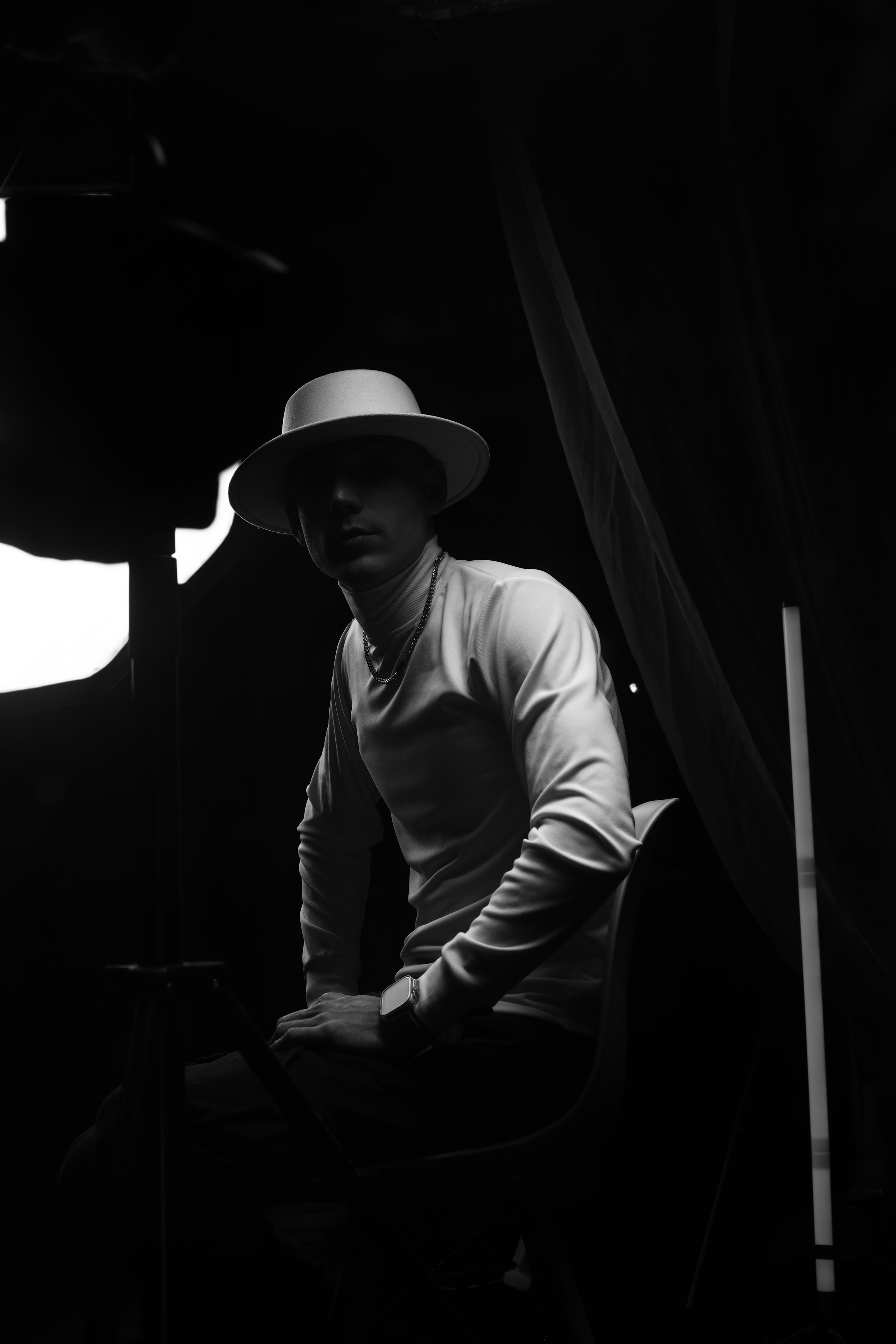 The White hat Alex. Профессиональный фотограф в Воронеже Владислав Крылов