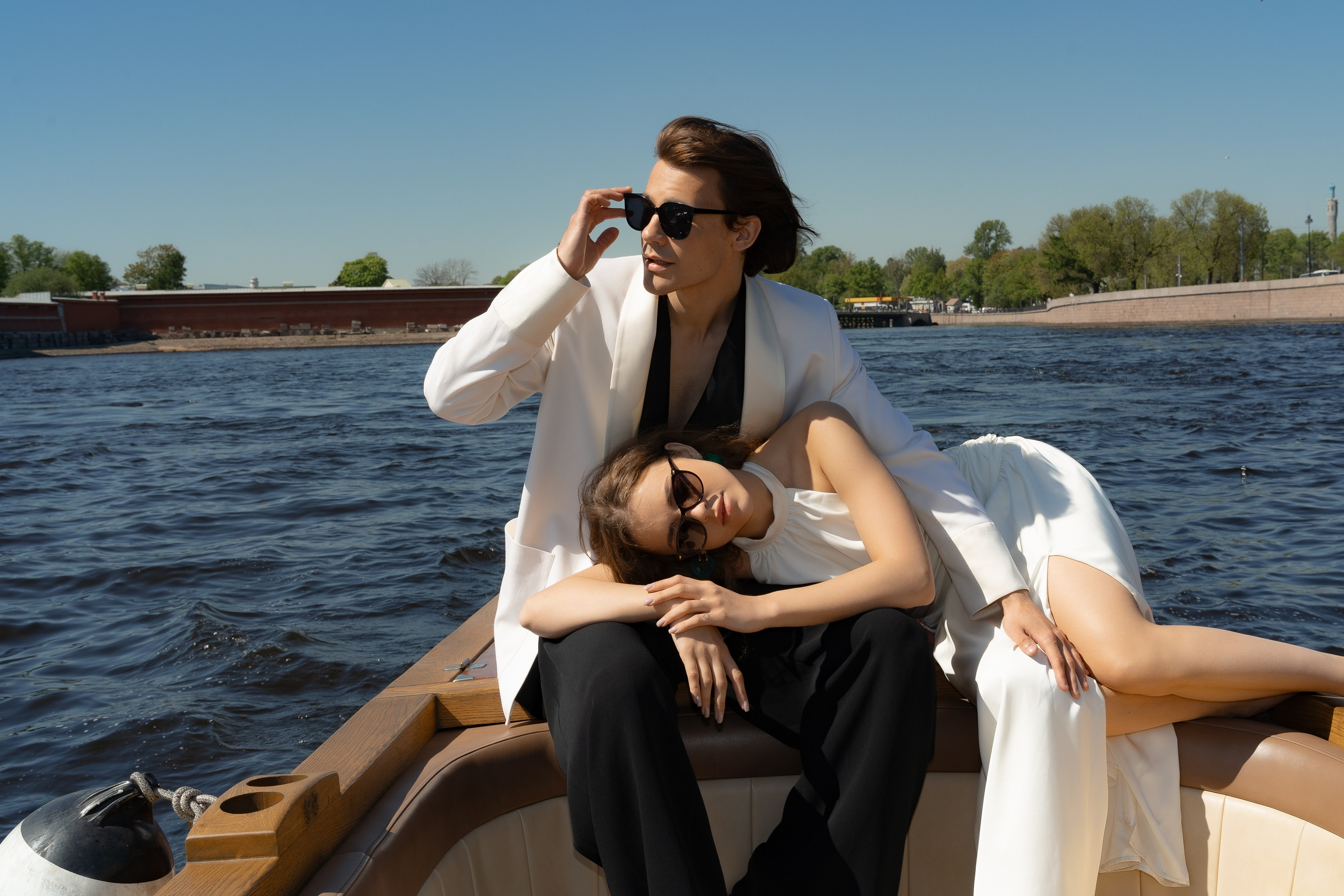 Свадебная прогулка на катере