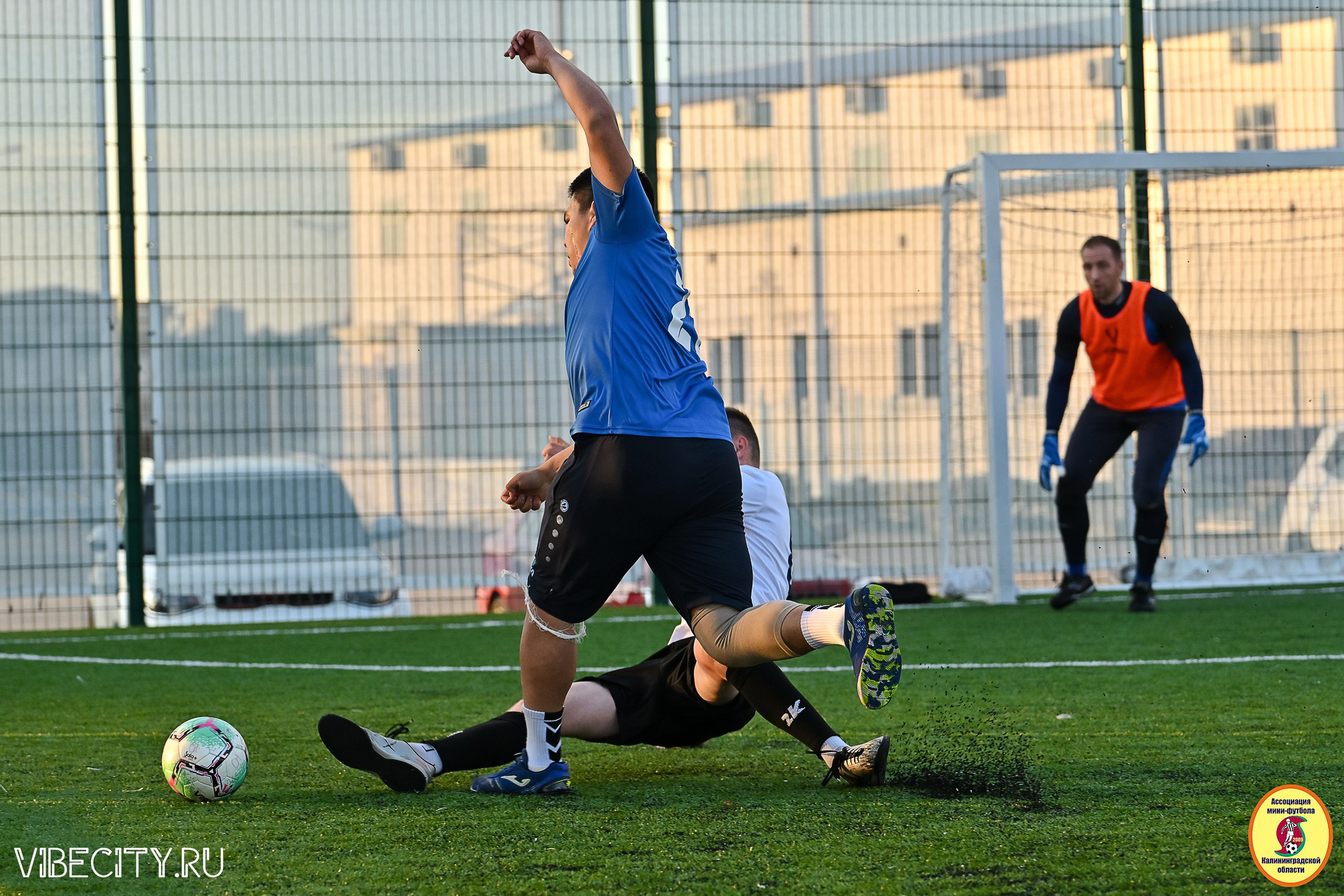 ИГРЫ МИНИ-ФУТБОЛЬНОЙ И КОРПОРАТИВНОЙ ЛИГИ. VIBECITY.RU Вайб Сити Ру Фоторепортажи Фотоотчеты Калининград