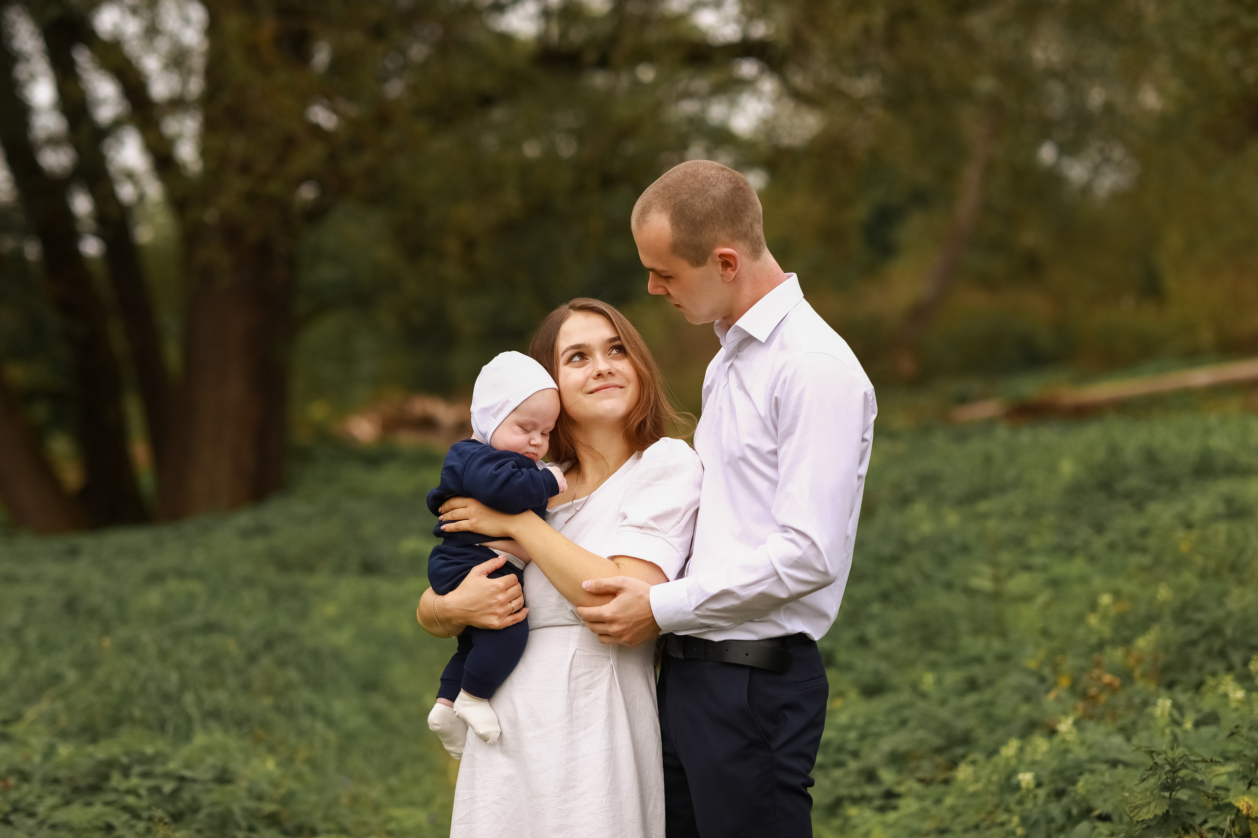 Фотопрогулка для Ирины, Виталия и маленького Кости в Ясной Поляне. Женский семейный фотограф Тула Москва Захарова Анна