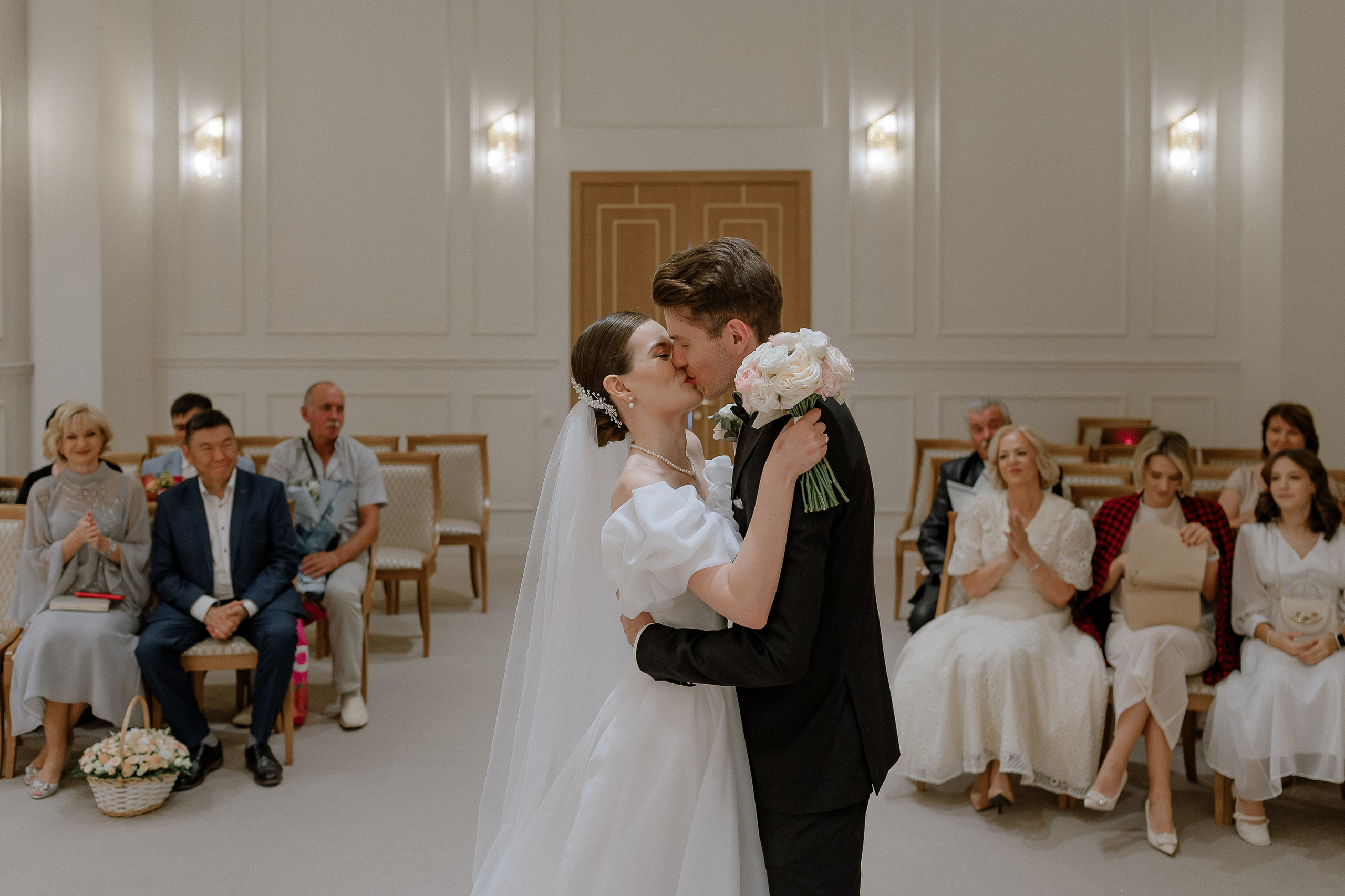 Регистрация брака в загсе Крокус сити холла. ТЦ Вегас. Свадебный фотограф Москва — Сергей и Татьяна