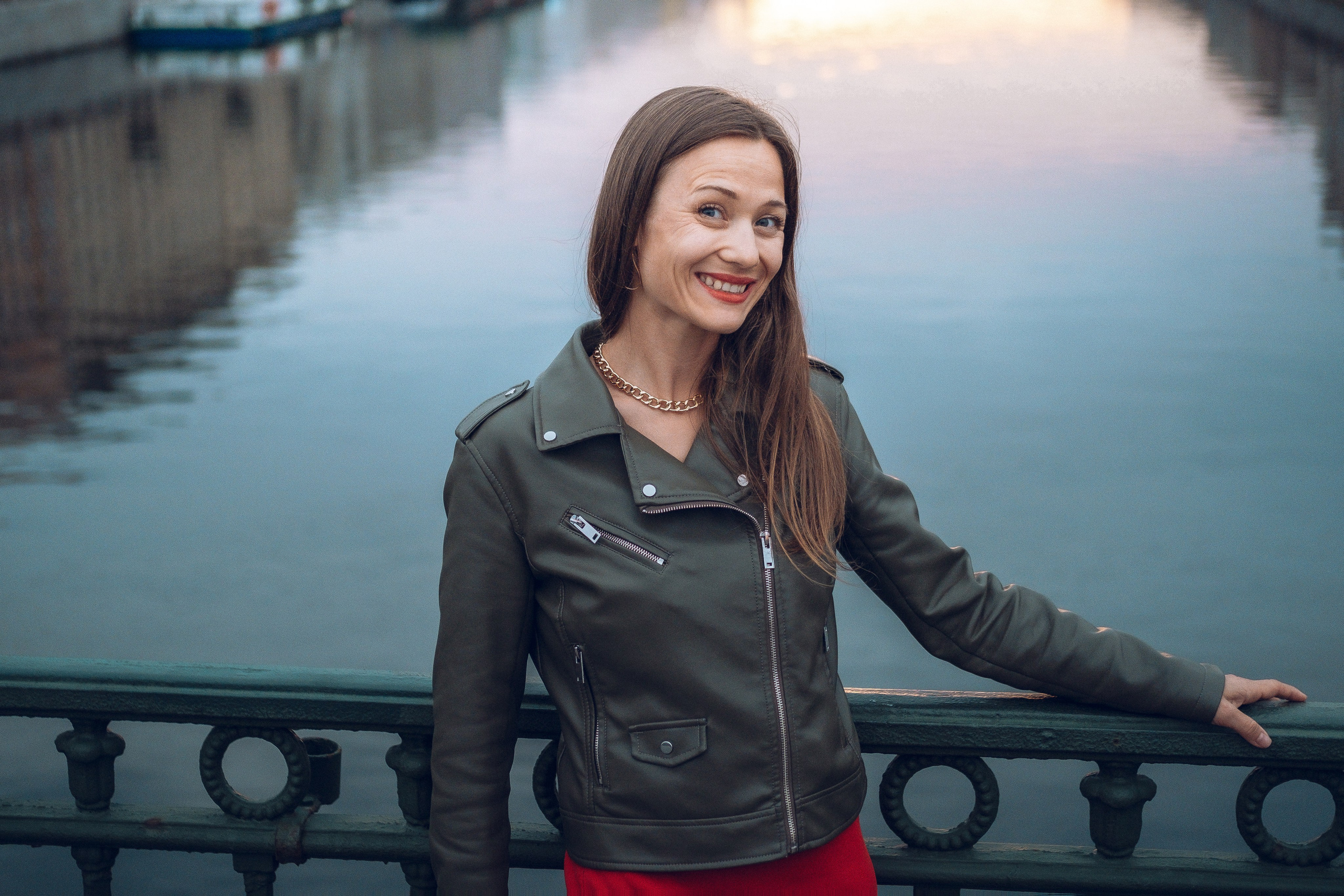 Александра. Прогулка на рассвете. Professional photoartist in St. Petersburg (wedding, reportage, portrait, model book, love story) Alexander Shvedov