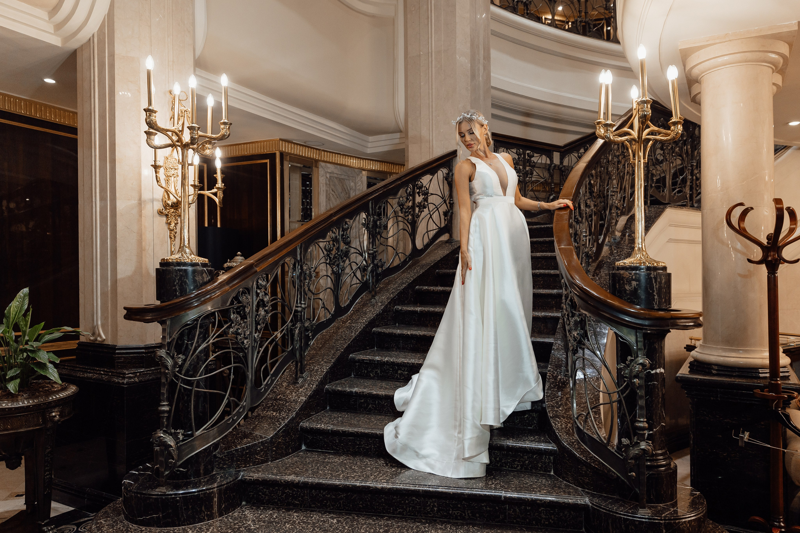 свадебная фотосессия в отеле сент риджес Москва Никольская