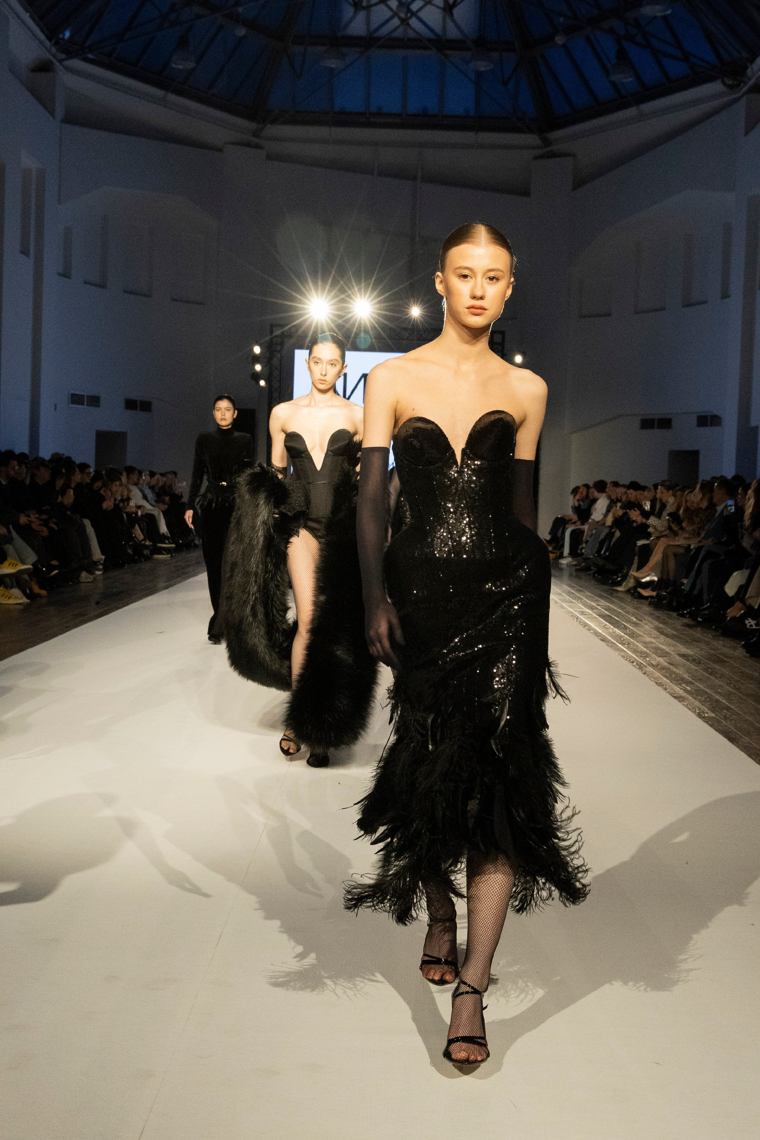 ДЛТ Собака.ru показ победителей конкурса «Новые имена в моде 2025». FOTOFAQ SKOOL г. Санкт-Петербург: очные, дистанционные и онлайн курсы фотографии