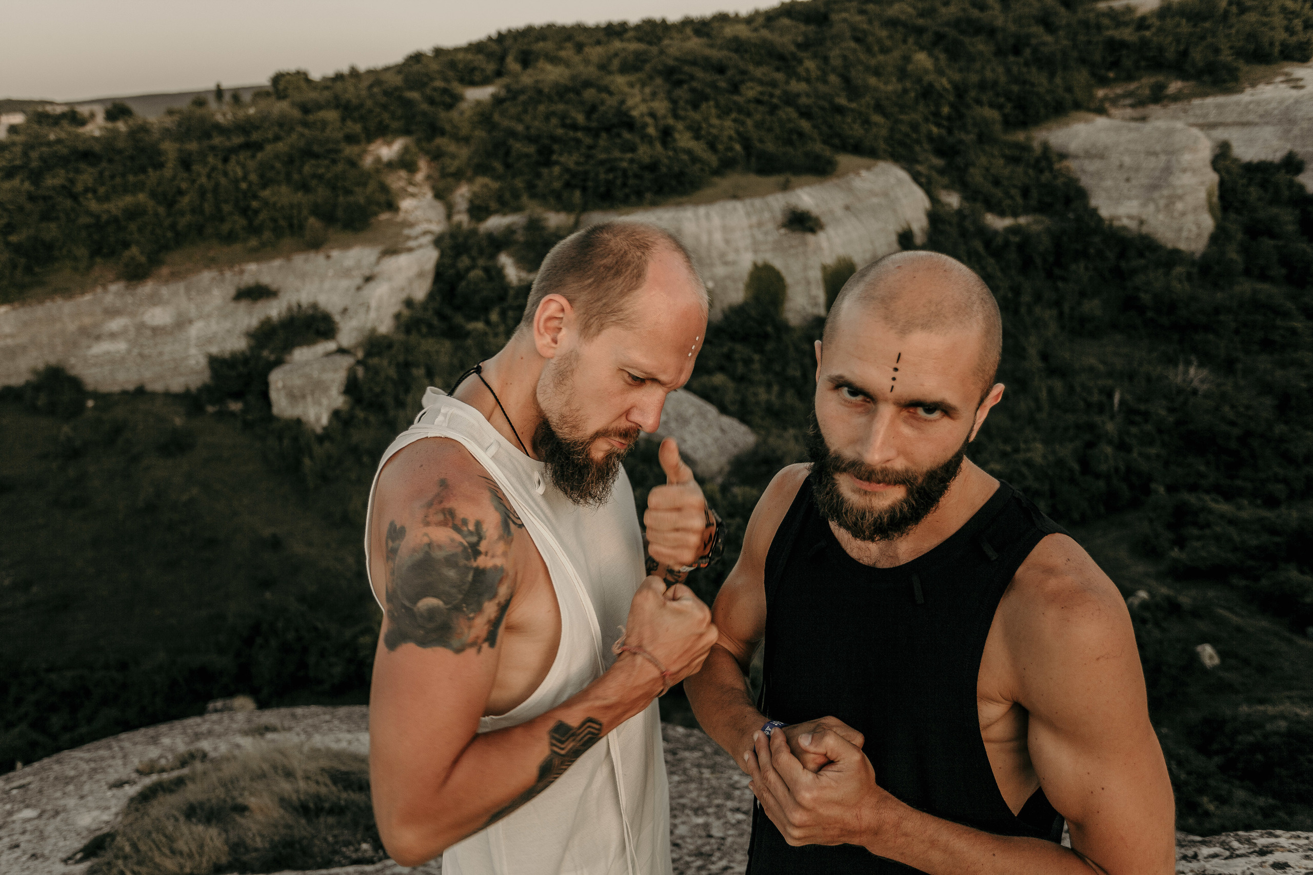 … conceptual photography of women's clothing. Екатерина Дымова. Фотограф. Автор проекта «Белый Ветер»