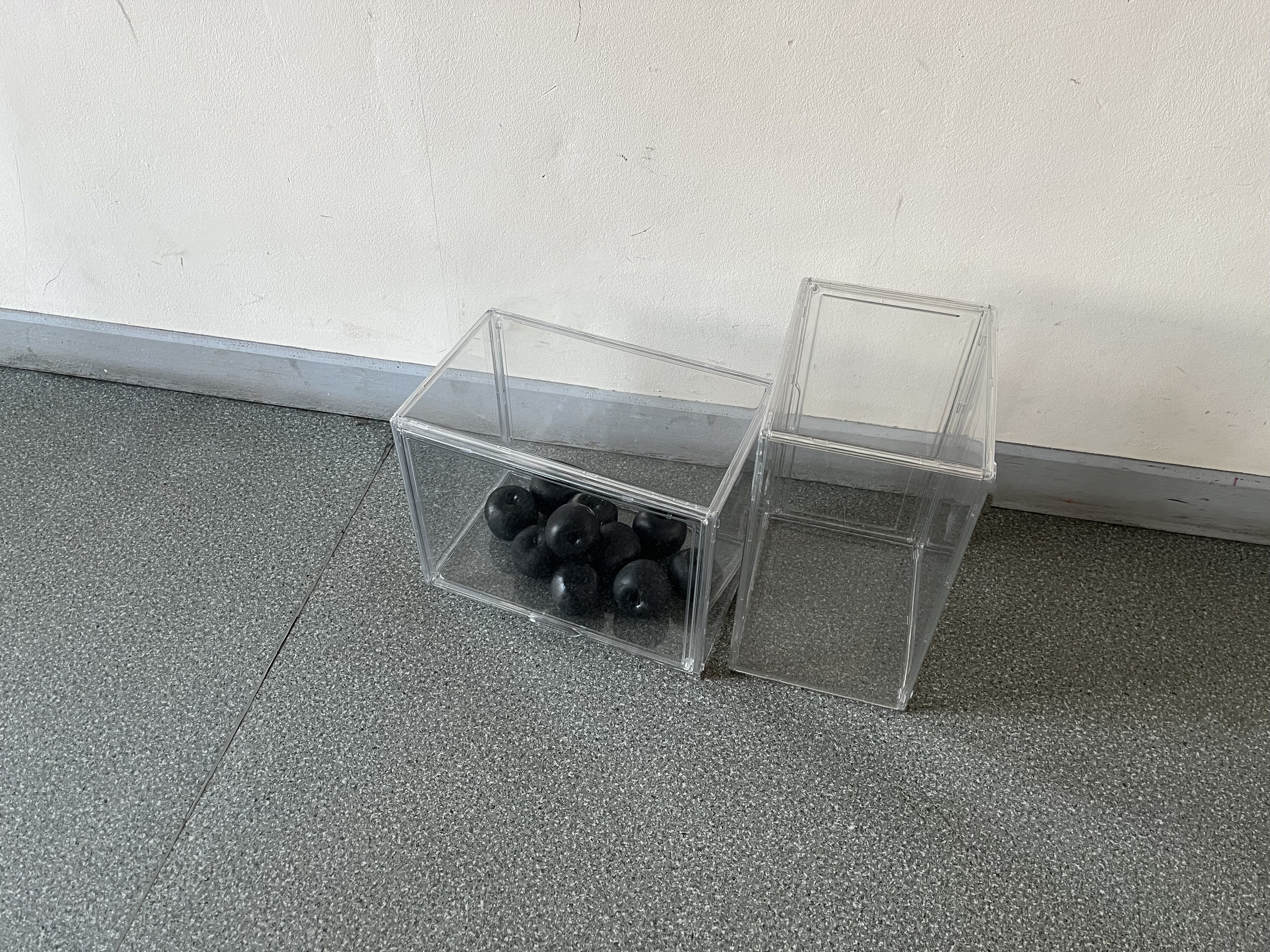 RAZUMNO. Art direction & Design | Curiosa