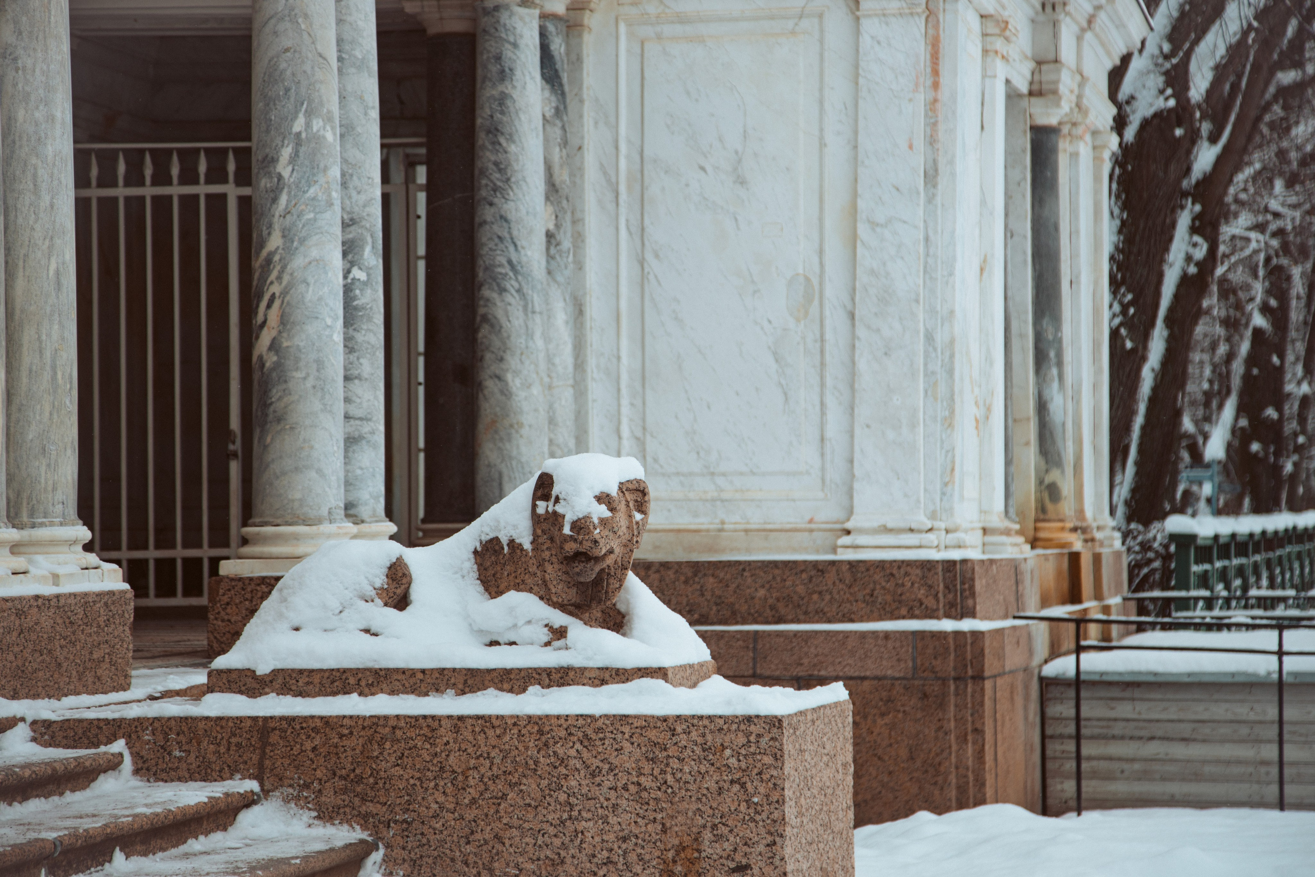 ФОТОСЕССИЯ В ПЕТЕРГОФЕ. ГДЕ СНИМАТЬ В ПЕТЕРГОФЕ