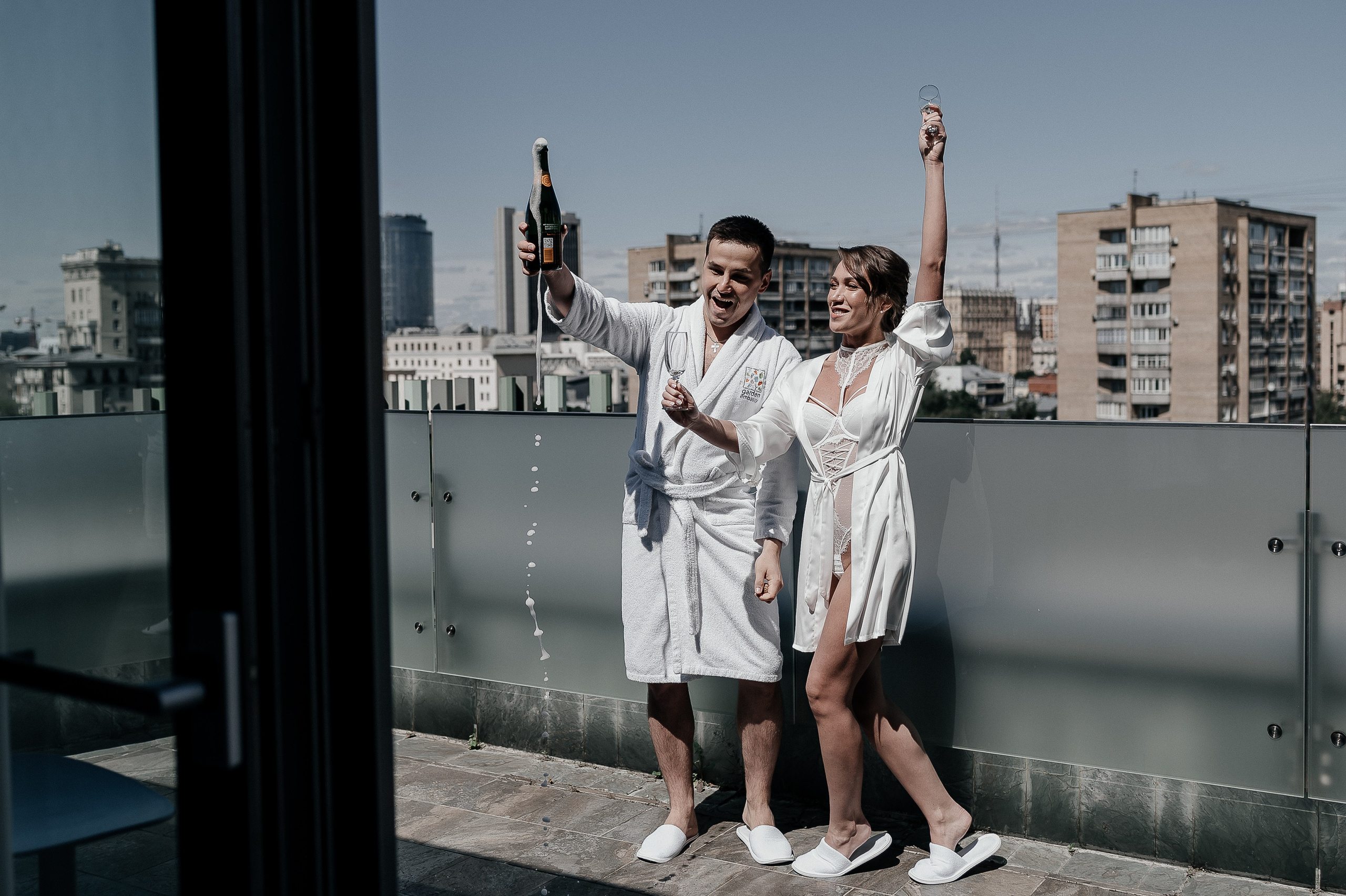 Молодожены в отеле Garden Embassy