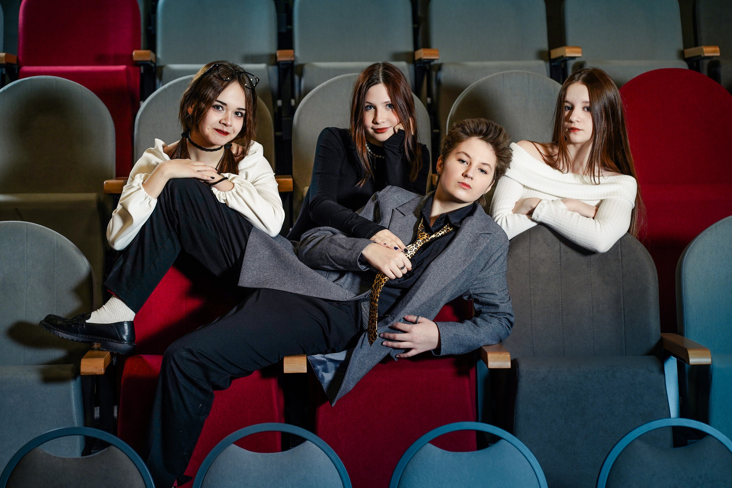 Гимназия № 40, 9 класс. Семейный и портретный фотограф в Екатеринбурге Анна Лобанова