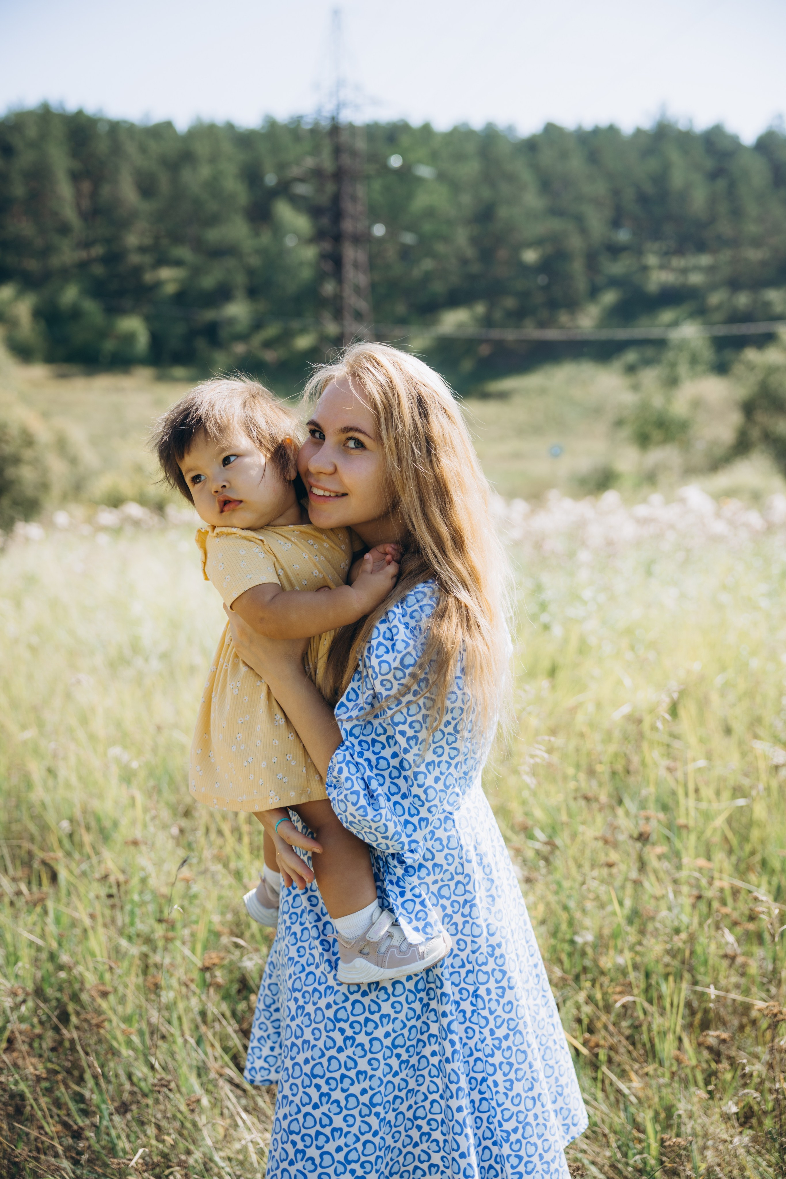 Семейная съёмка в поле. Свадебный, семейный фотограф в Иркутске Светлана Макаричева