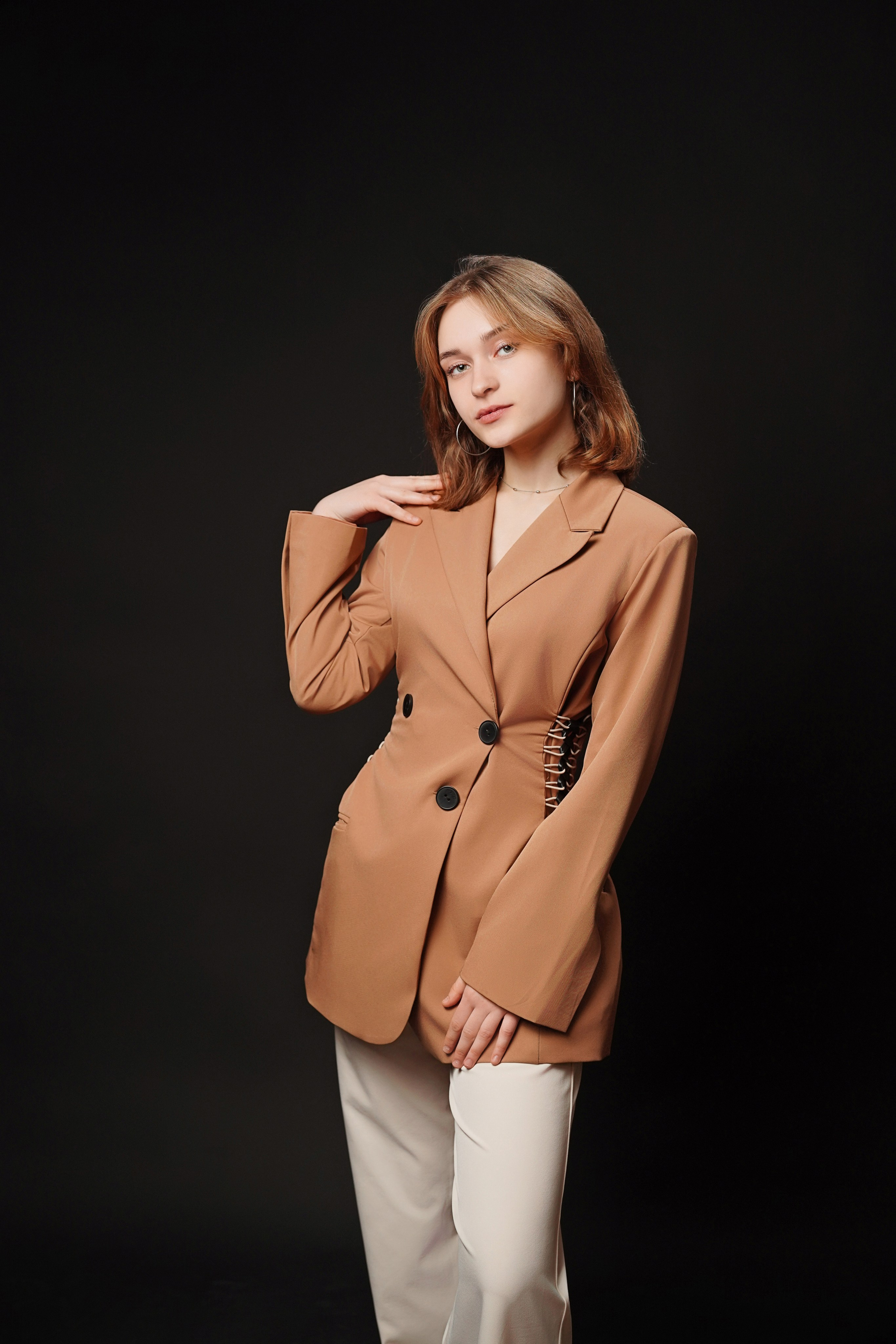 Стиль портрета в студии. GOTRA — выпускные альбомы в Тюмени