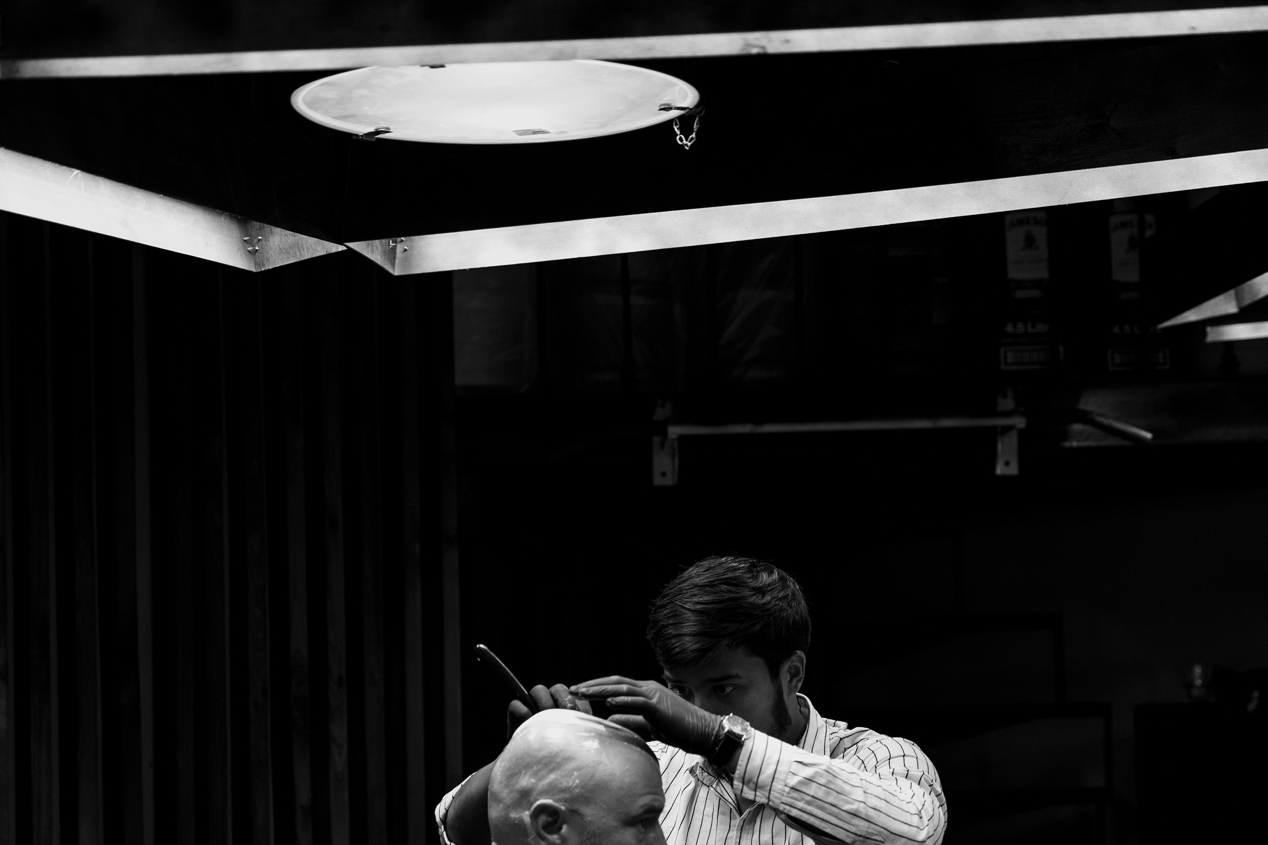 Подготовка к свадьбе в салоне Барбершоп