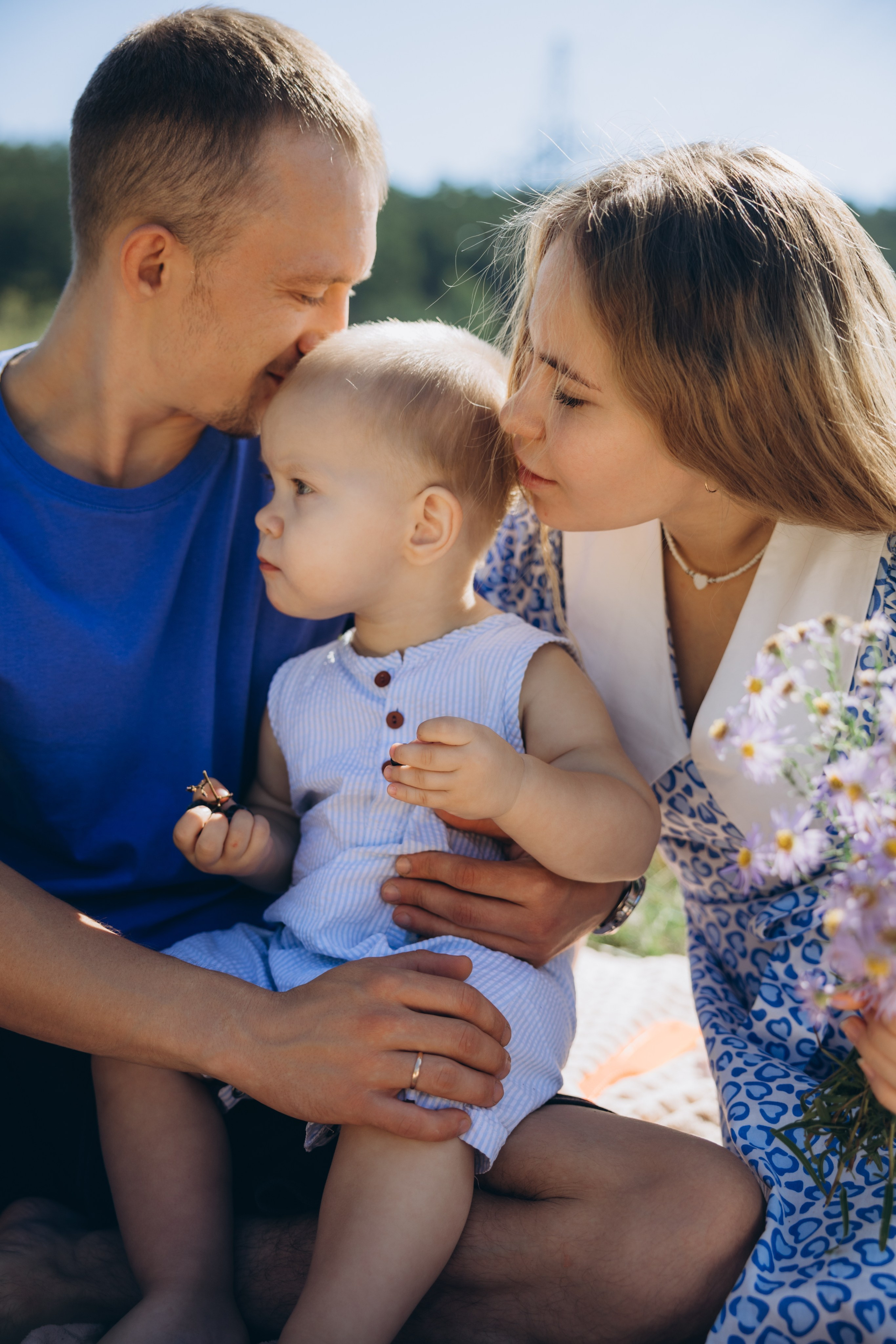 Семейная съёмка в поле. Свадебный, семейный фотограф в Иркутске Светлана Макаричева